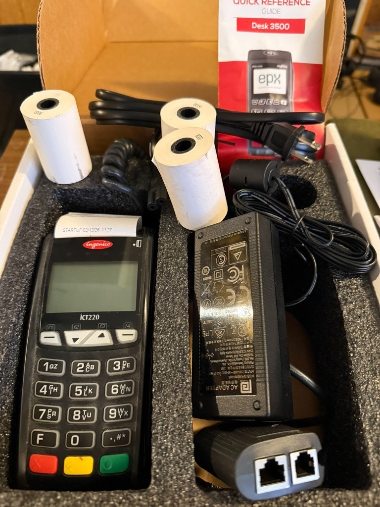 INGENICO ICT220 CREDIT CARD TERMINAL WITH CHIP READER AND 3 ROLLS OF PAPER