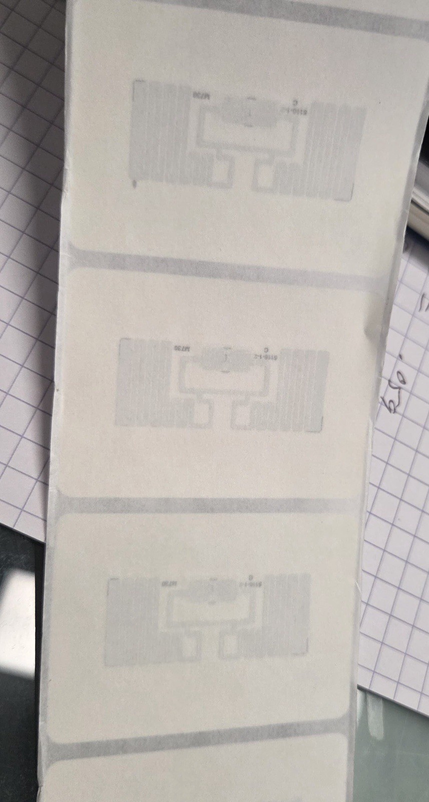 RFID UHF Smart Labels Impinj M730 – 2.5×1.75 – 3″ Core – Roll of ~5,000 Tags