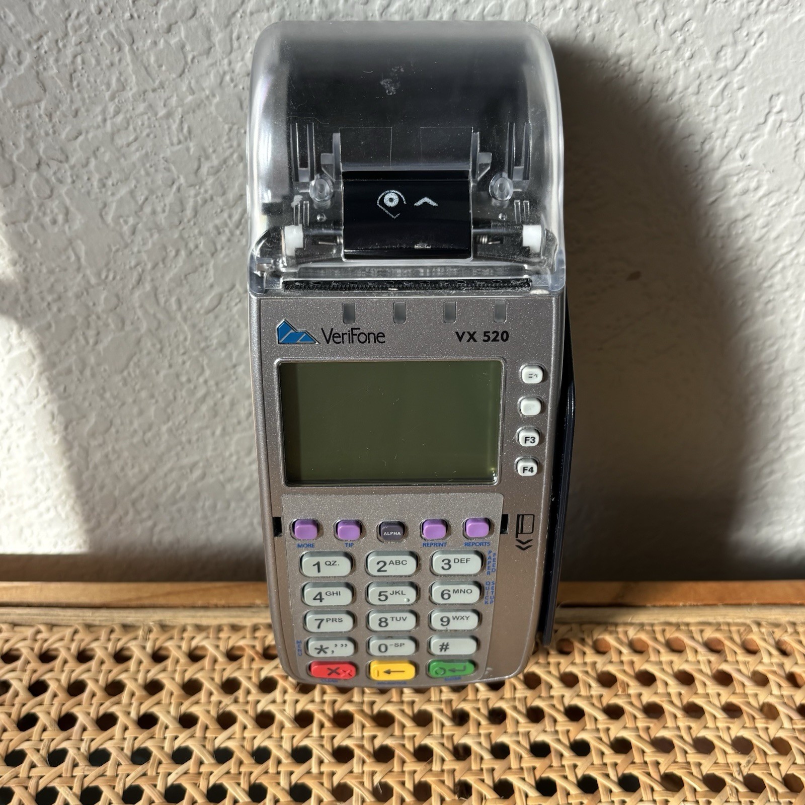 VeriFone VX520 Silver/ Black, LCD Screen POS Credit Card Terminal Tested No Cord