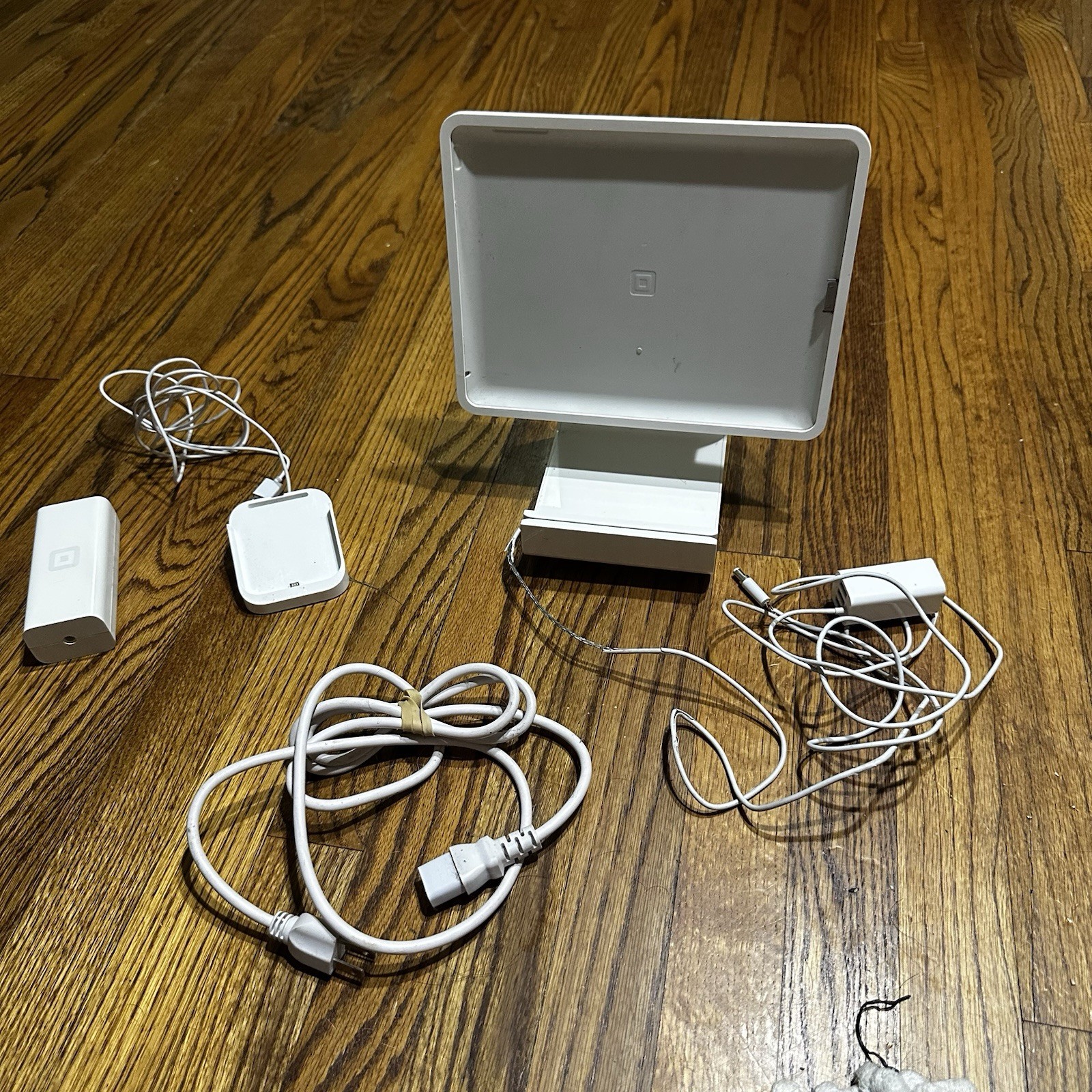 Square Stand 1st Gen POS Terminal with Reader & Power Cables – AS IS / NO IPAD