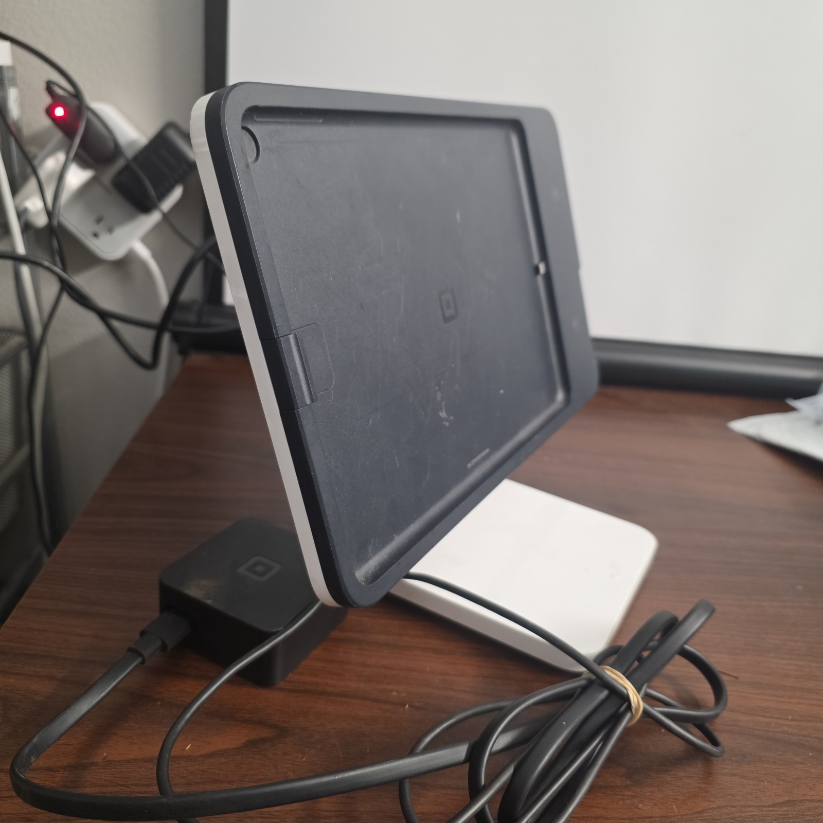 Square Ipad Holder for POS with Credit Card Built-in SPG1-01 Lightning Connect