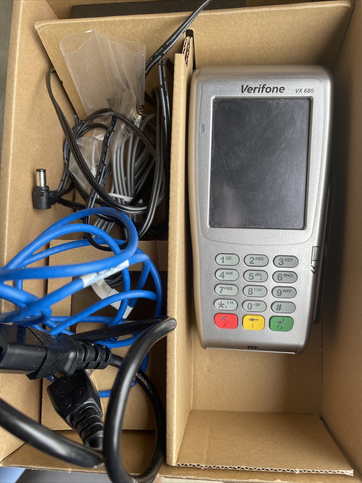Verifone VX 680 3G Silver Handheld Wireless Credit Card Terminal
