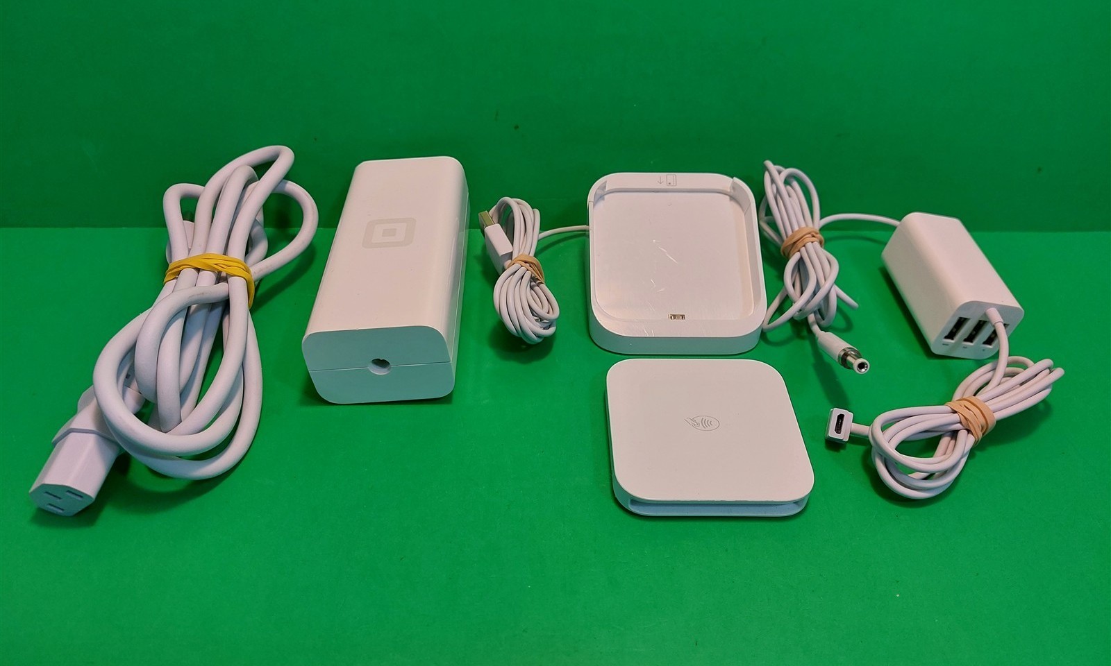 APPLE SQUARE AC ADAPTER FOR POS POINT OF SALE IPAD STAND WITH CARD READER