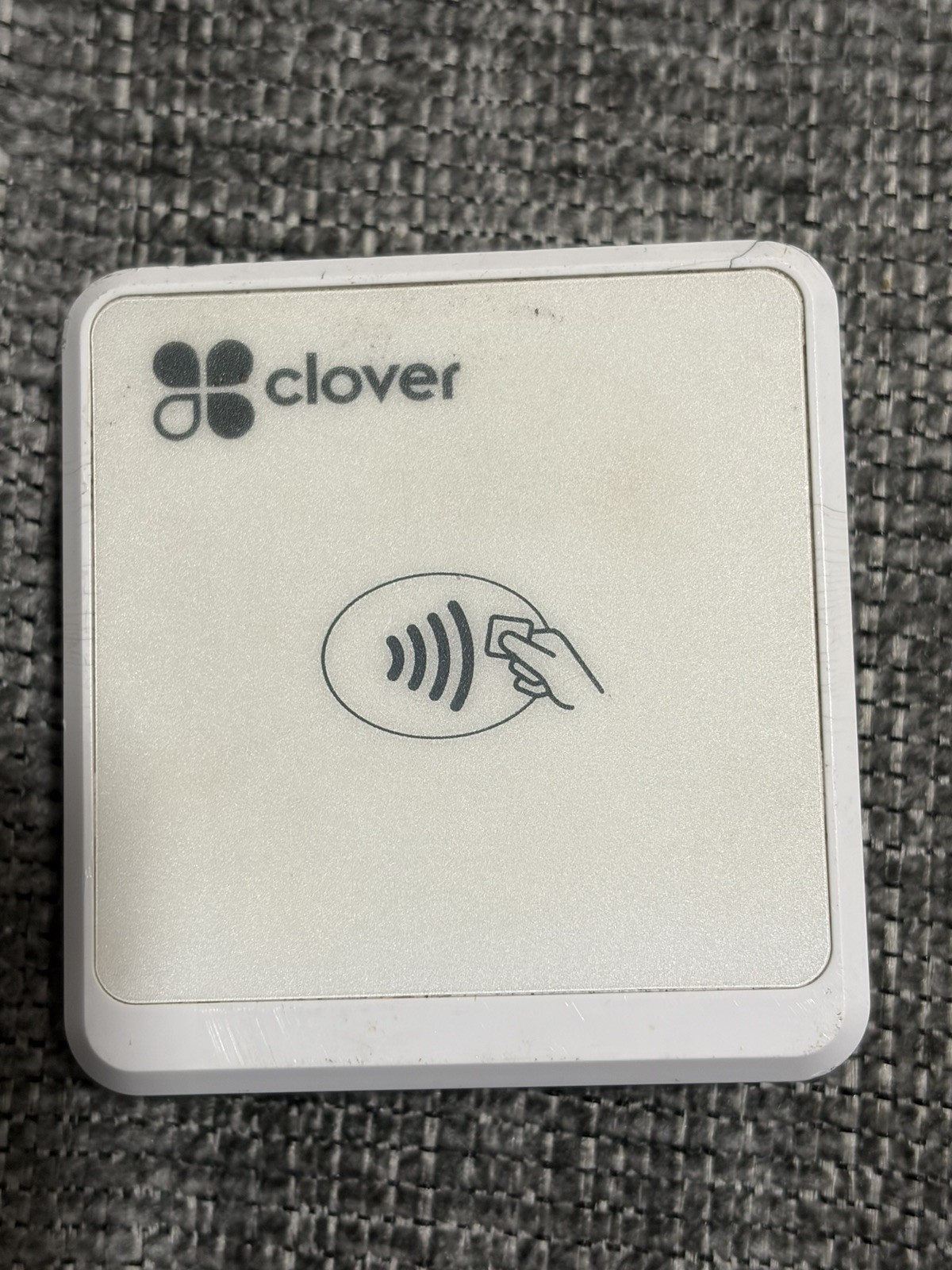 Clover Go RP457 A Contactless Chip Swipe Card Reader White W/Charging Dock cable