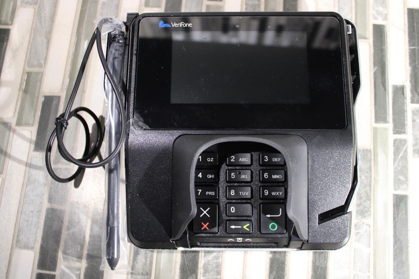 Verifone M132-409-01-R Fixed/Vehicle Mount Data Terminal