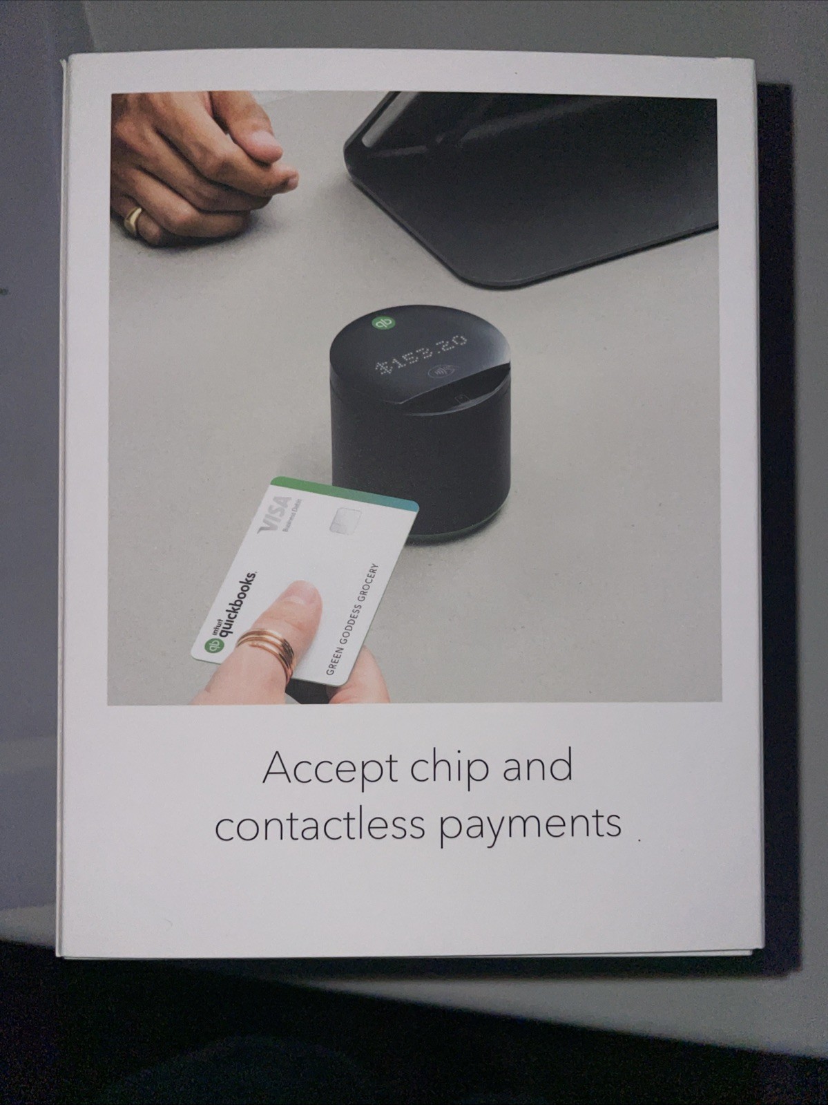 Intuit QuickBooks Credit Card Reader and Power Stand F11305 – Black /Green