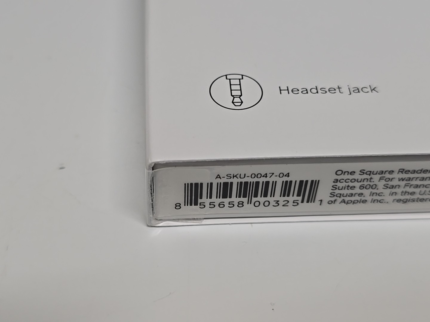 Square A-PKG-0206-01 Credit Debit Card Reader – White for Apple iPhone and…