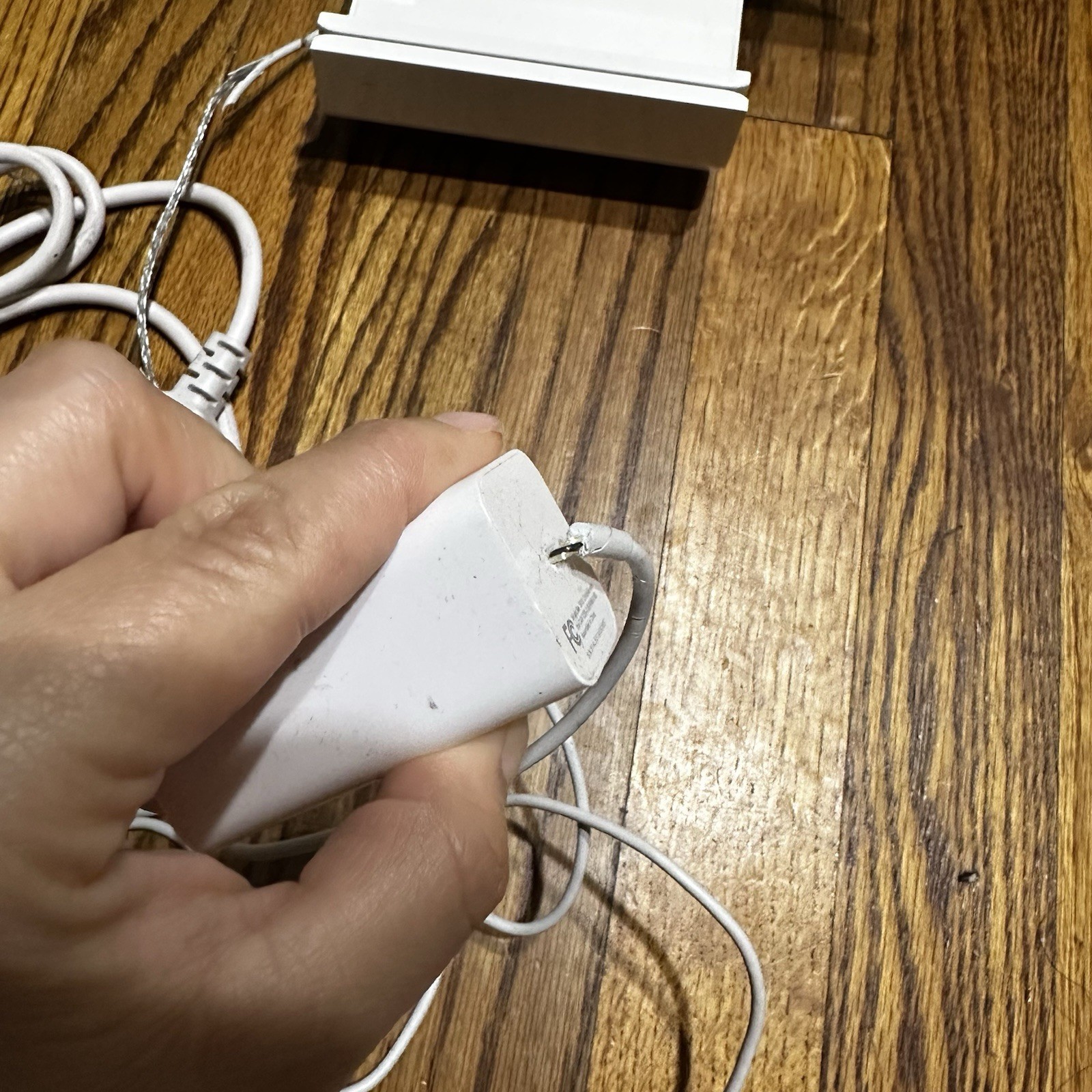 Square Stand 1st Gen POS Terminal with Reader & Power Cables – AS IS / NO IPAD