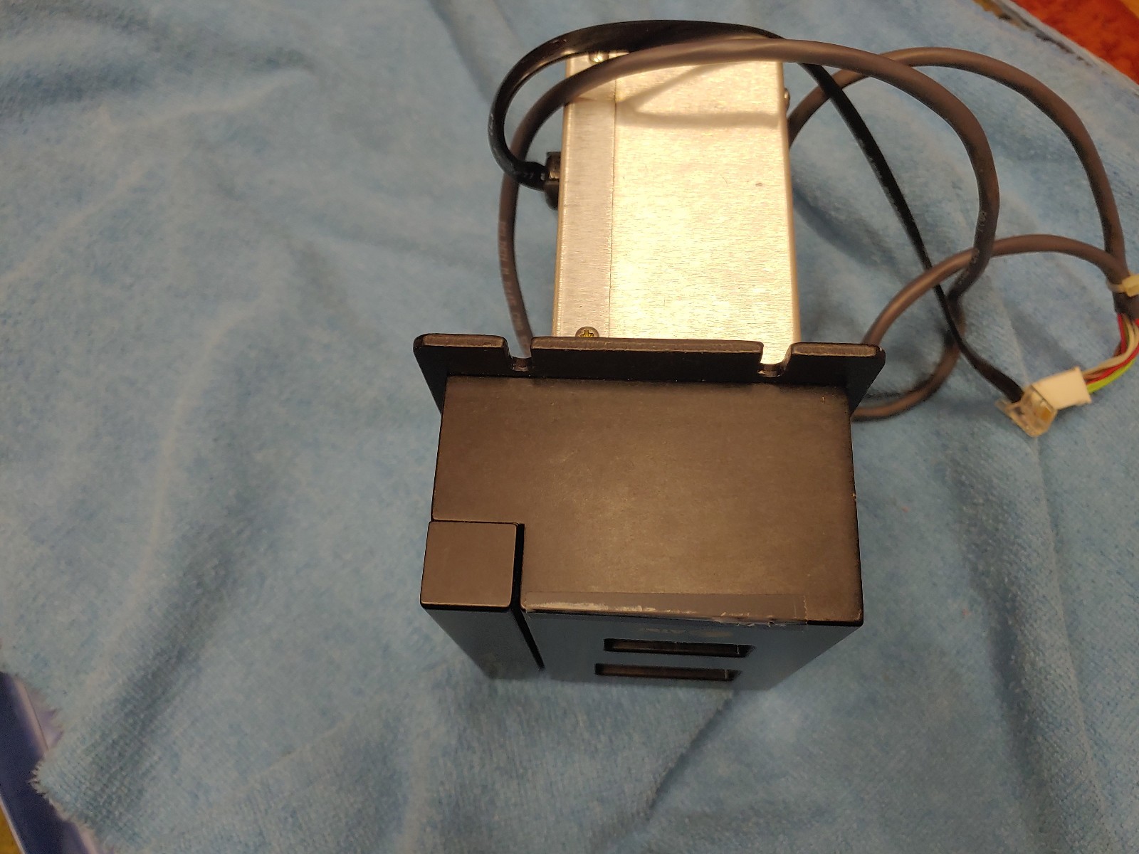 AT&T model: Vr/Mdb Vending card Reader 30VDC .3A Hpn-823-004-000 Rev: C