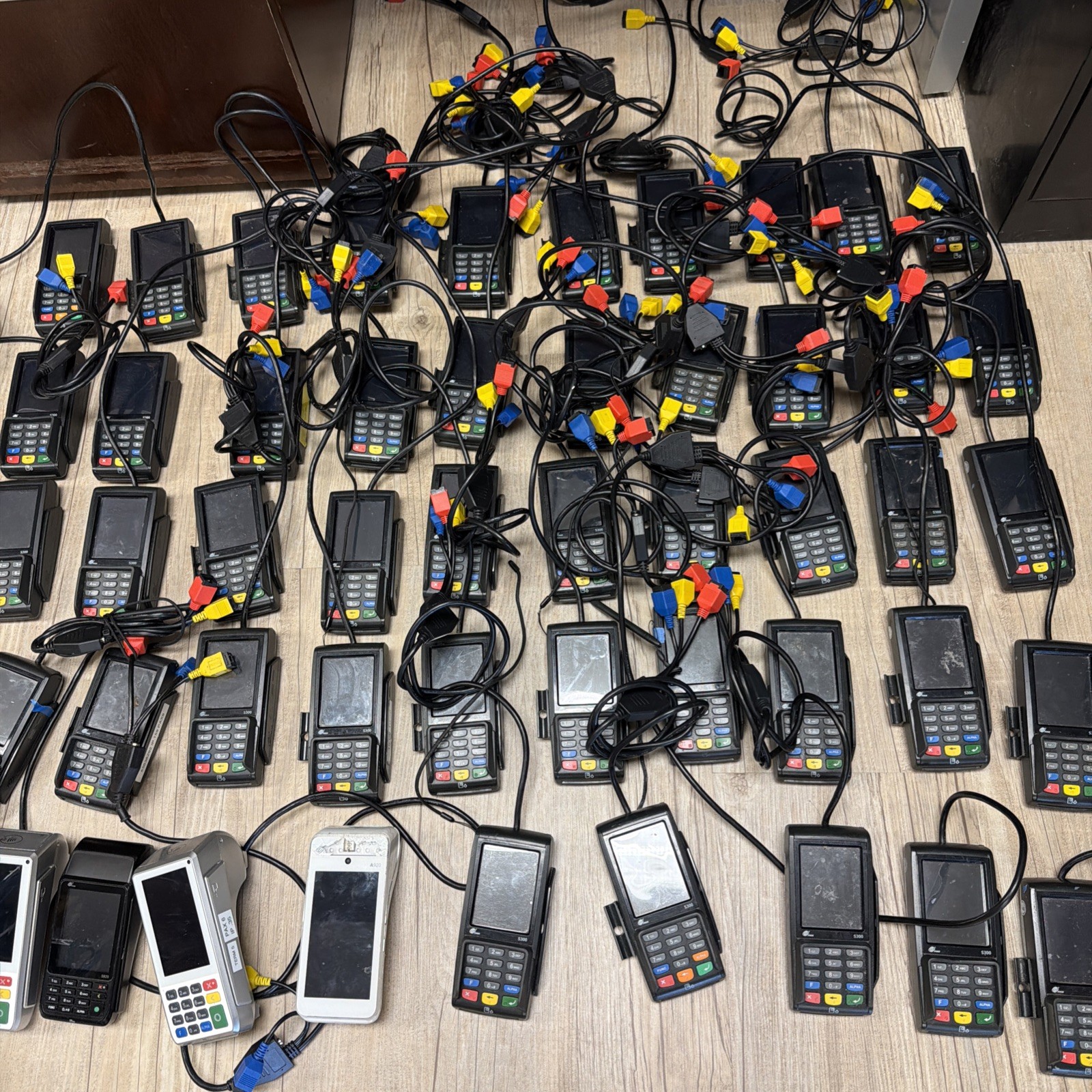 PAX S300 S300-000-364-02NA Credit Card Payment Terminal lot of 75 units