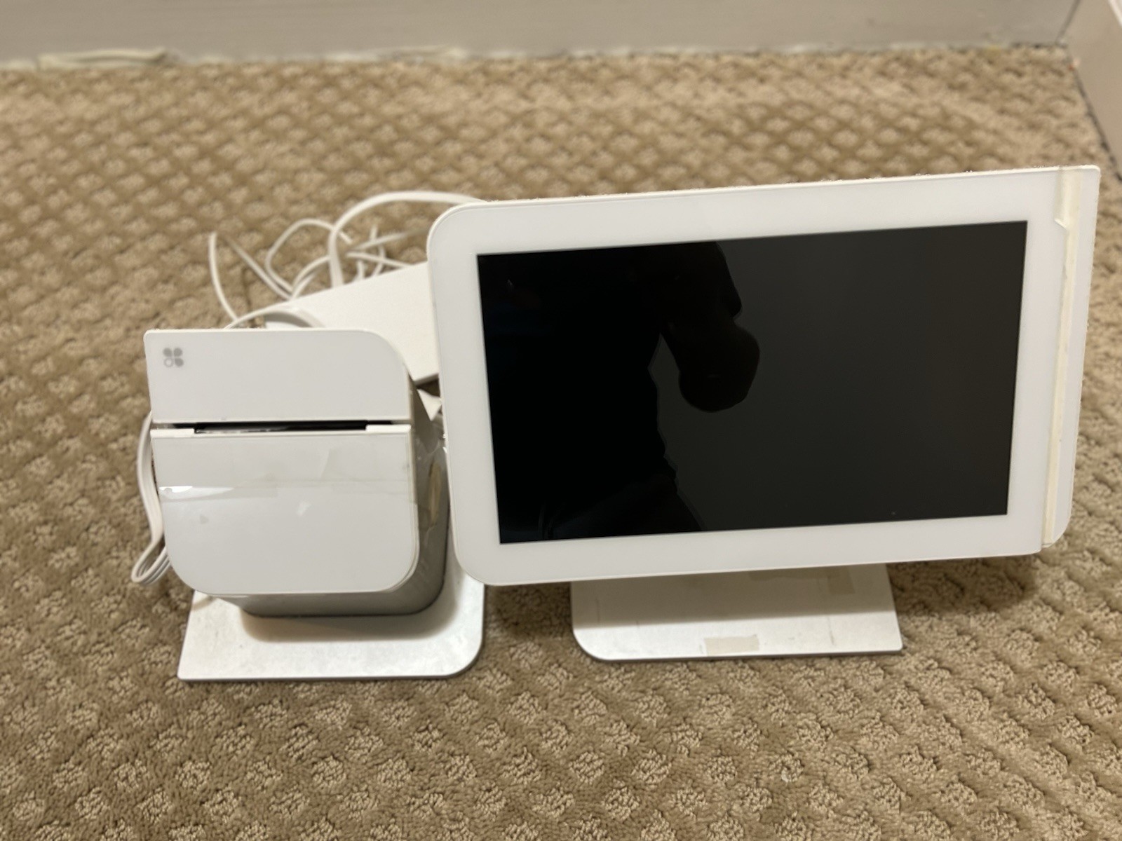 Clover Station 1.0 C100 POS Point of Sale System Powers On. For Parts