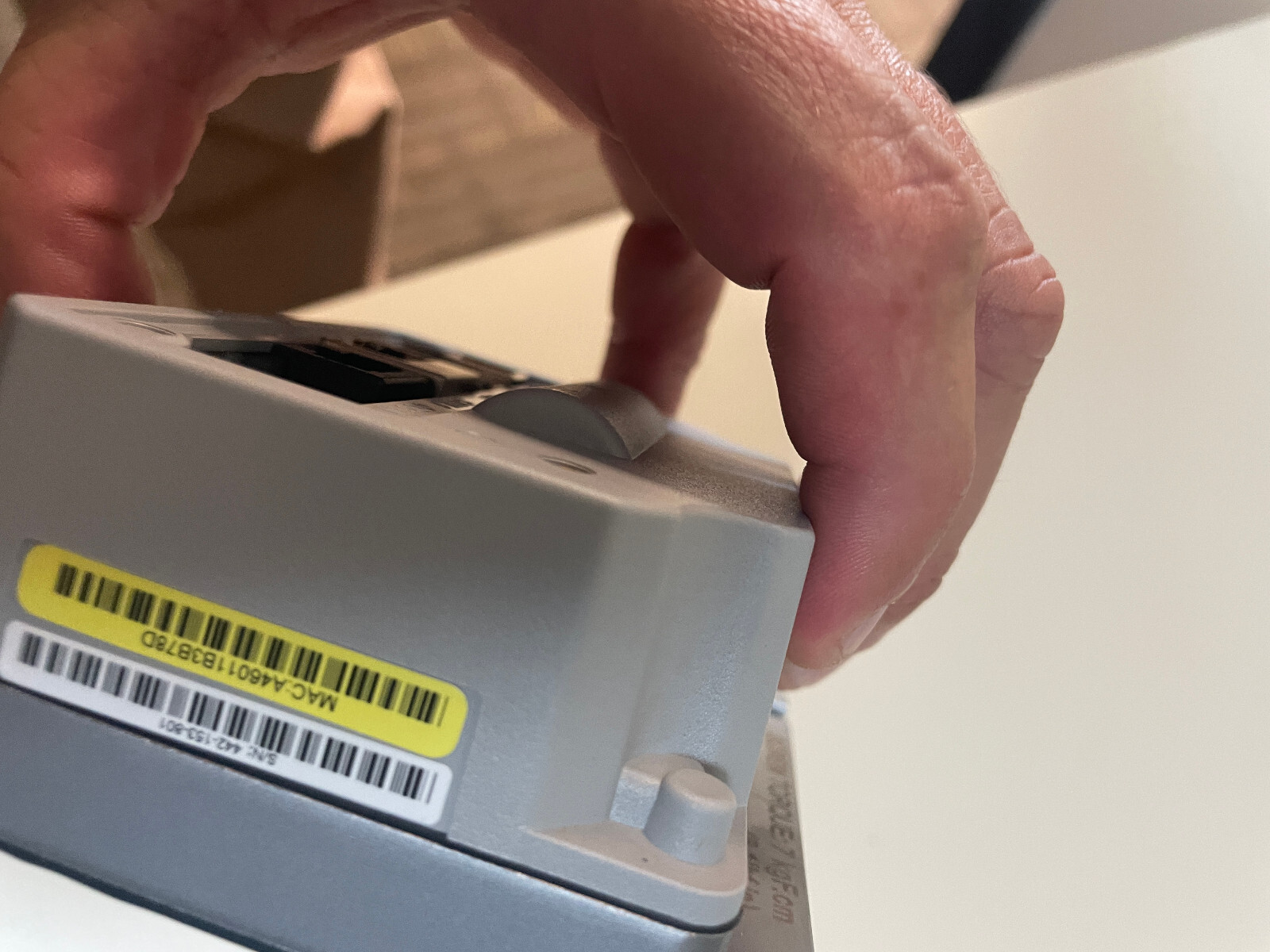 Verifone model UX115 M159-115-00-WWA