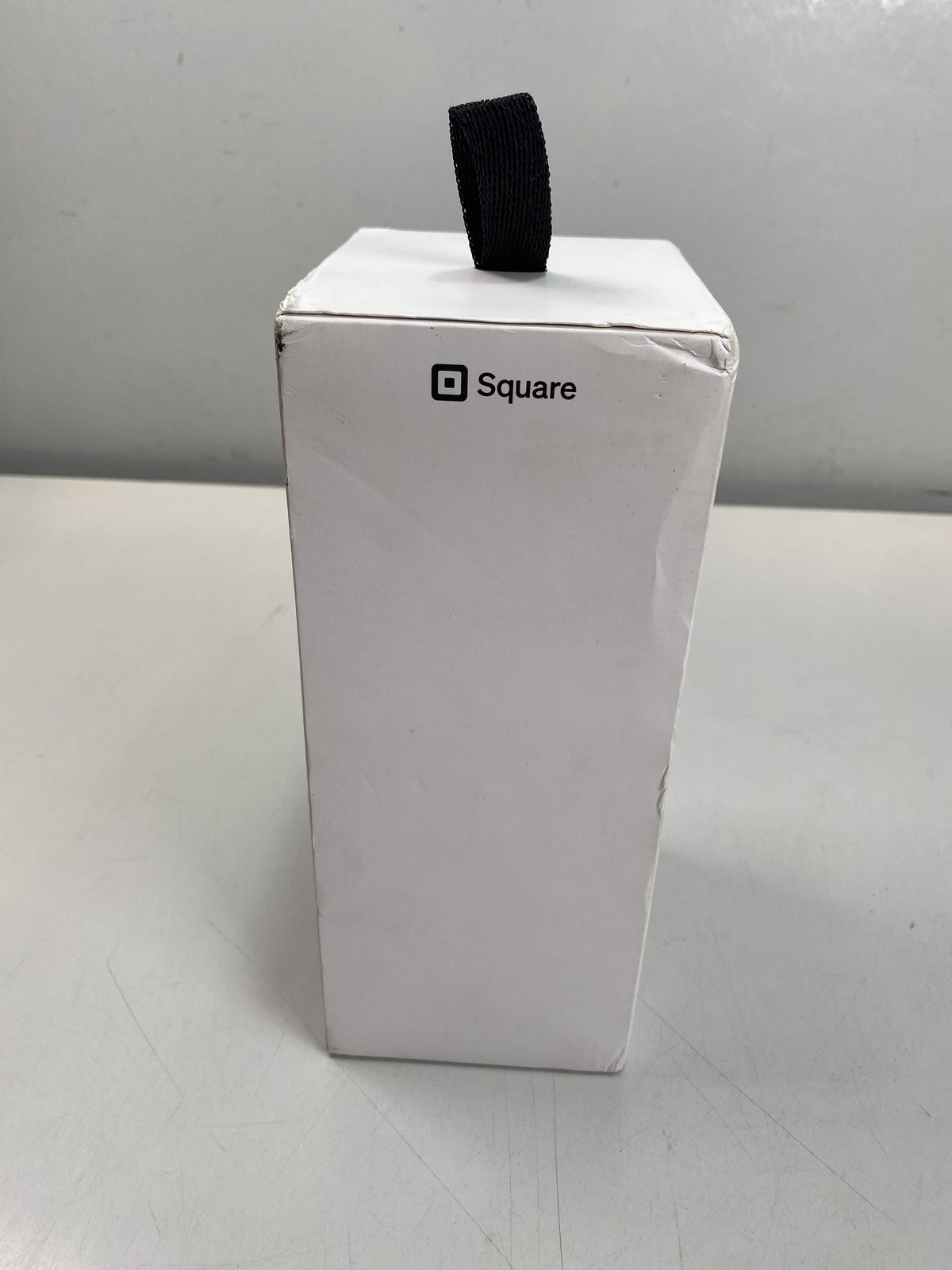 Square Handheld pocketable POS, with built-in payments, barcode scanner,camera.