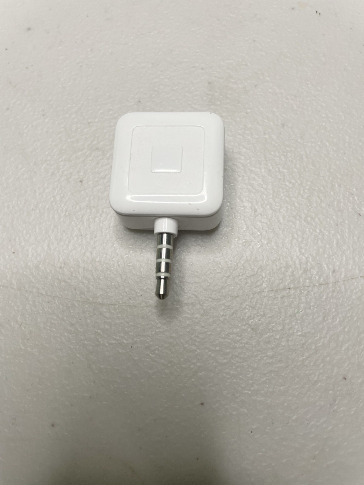 Square A-PKG-0206-01 Credit Debit Card Reader – White for Apple iPhone & Android