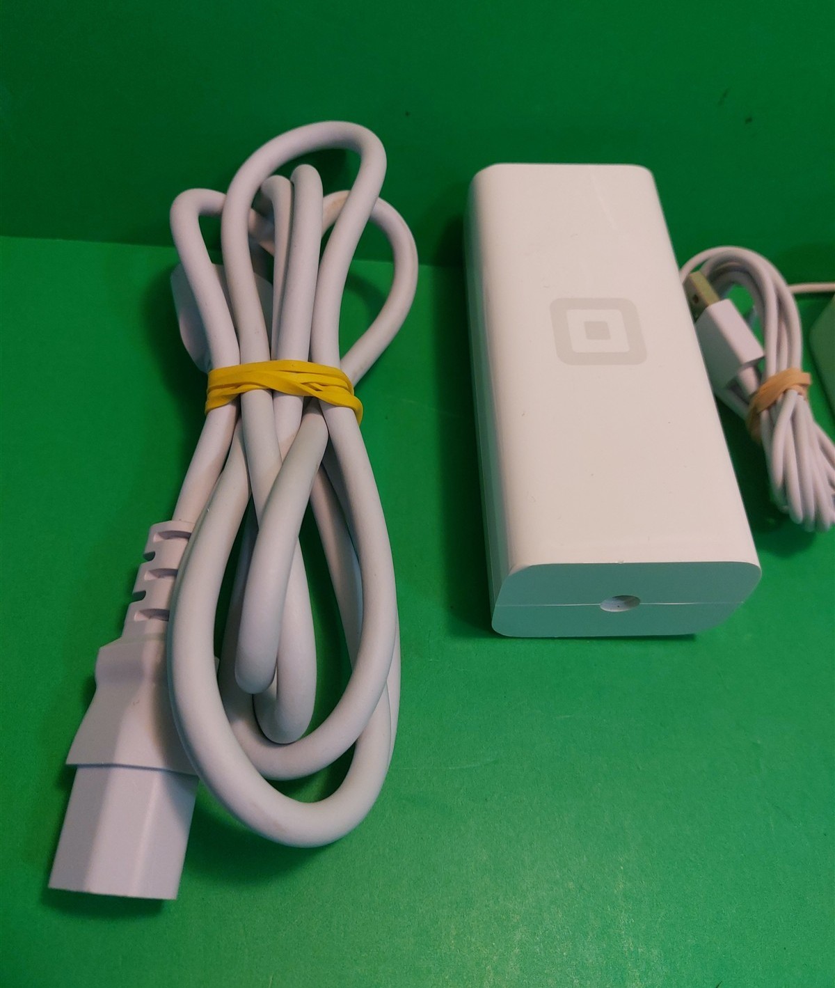 APPLE SQUARE AC ADAPTER FOR POS POINT OF SALE IPAD STAND WITH CARD READER