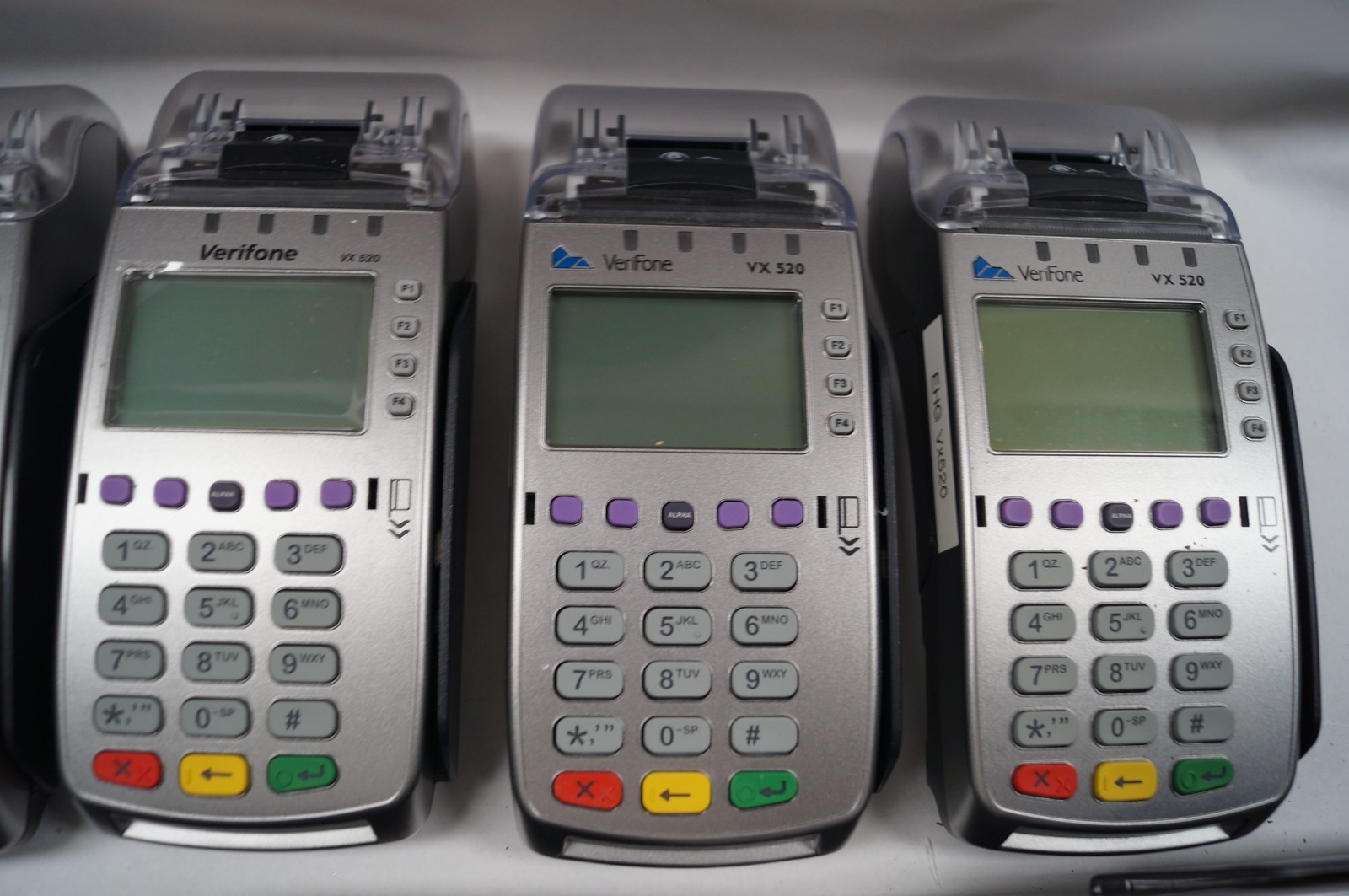 LOT (8) VeriFone VX 520 EMV Terminal 3 with Bottom Covers RESELLER WORKING D322