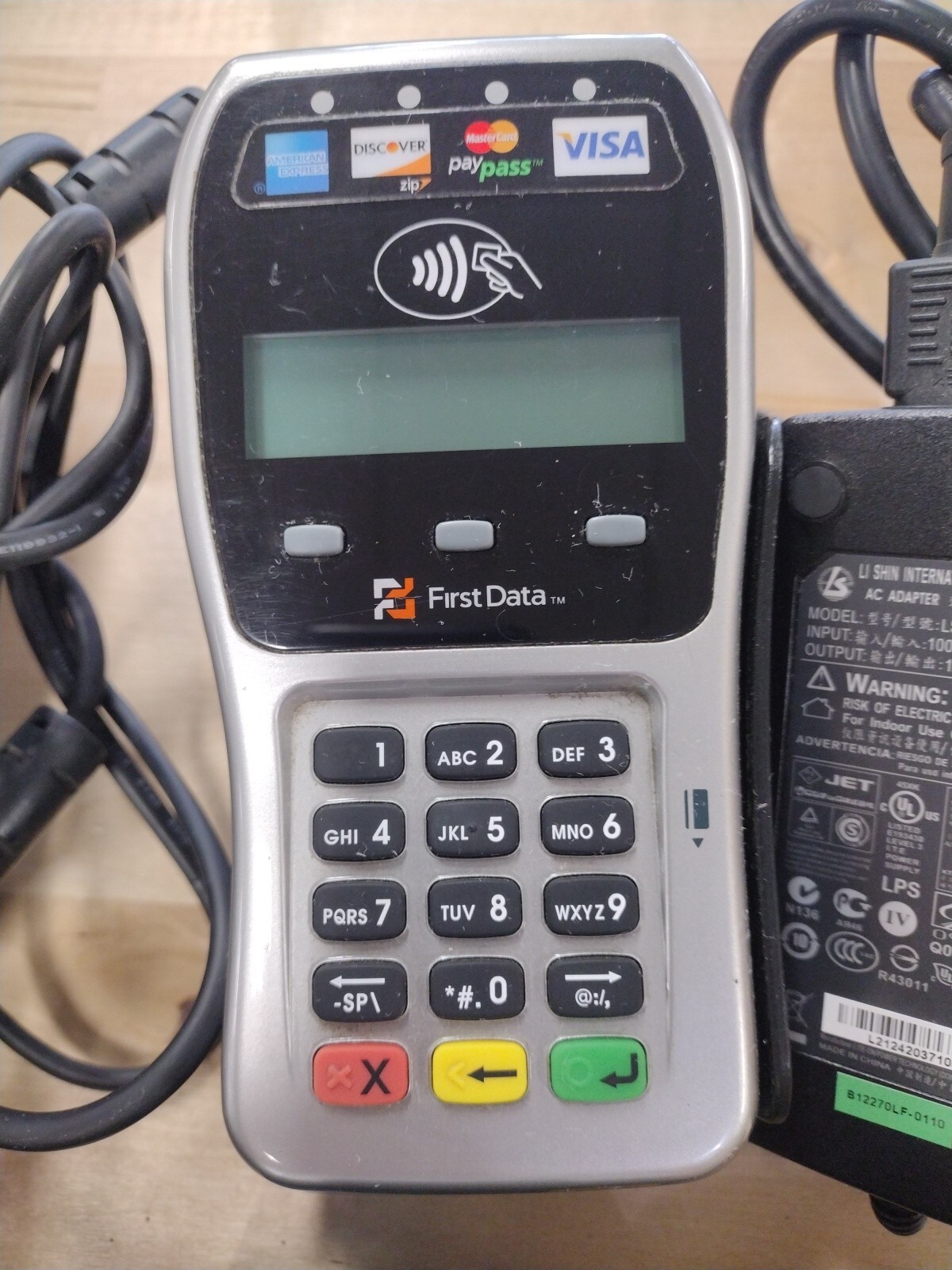 (2) First Data FD100ti Credit Card Machines & Pin Pad FD35 1 power cord