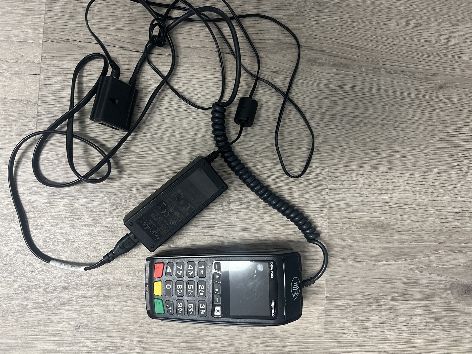 Ingenico Desk/3500 Credit Card Machine