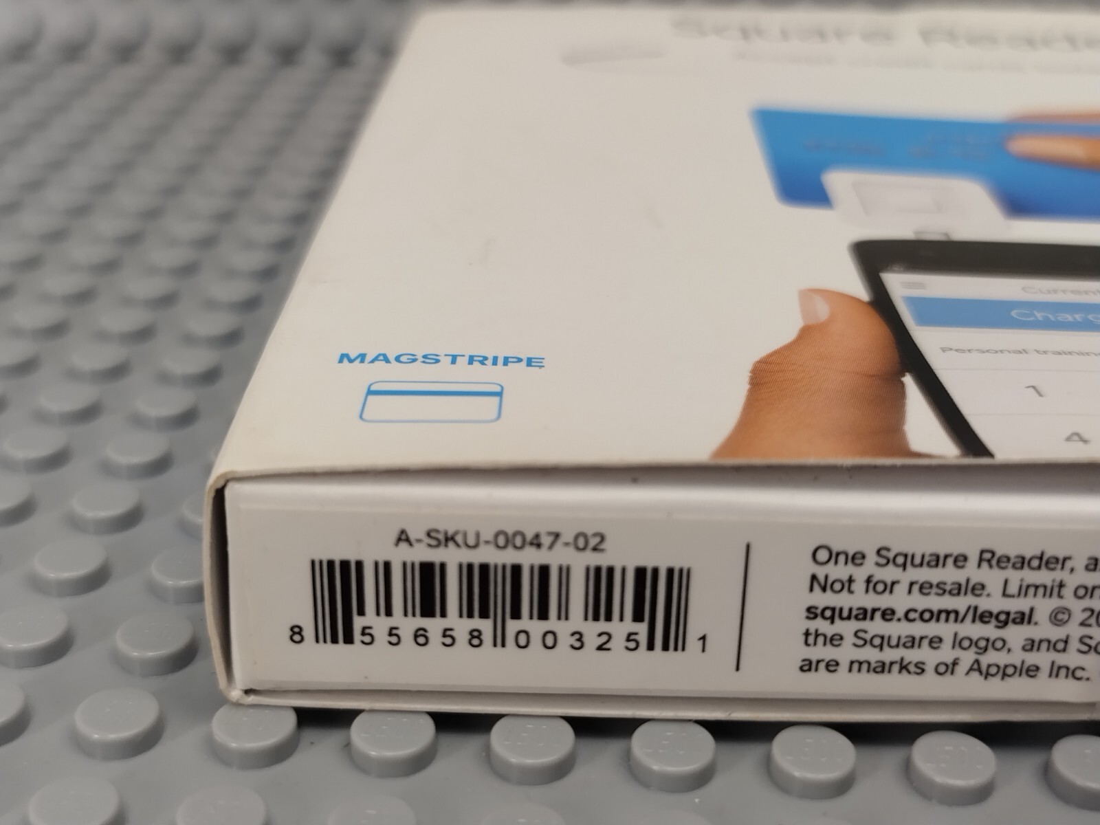 Square Reader A-SKU-0047-02 Credit Card Reader for iPhone, iPad, and Android New