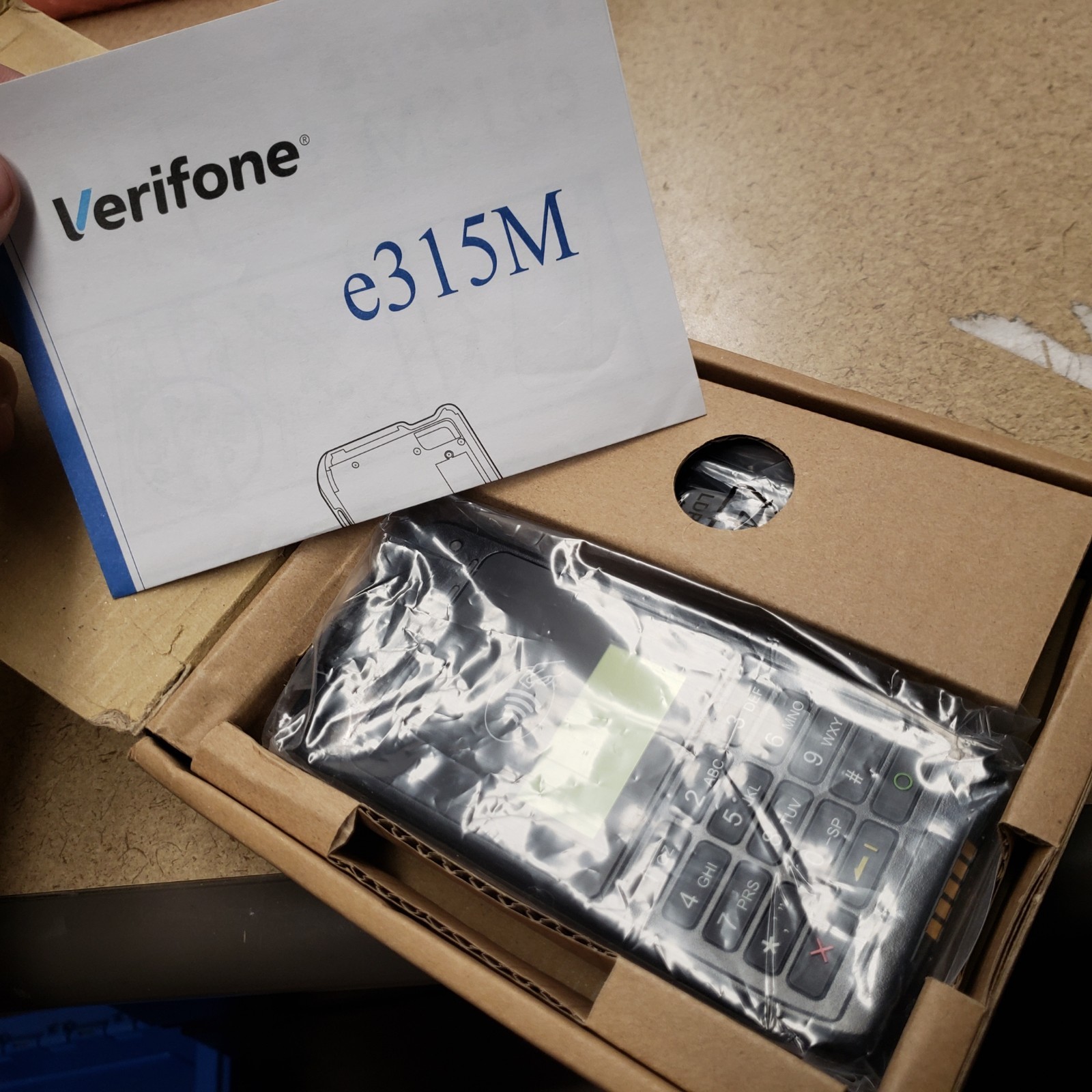 VERIFONE PAYWARE E315M IPHONE 5 IPOD MOBILE BARCODE CC TERMINAL M087-313-10-WWA