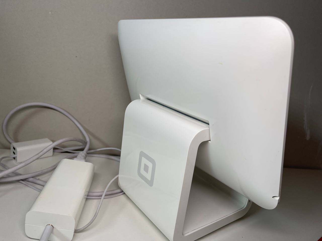 Square POS iPad System Tablet Monitor Stand Terminal W/Base & Cords Working