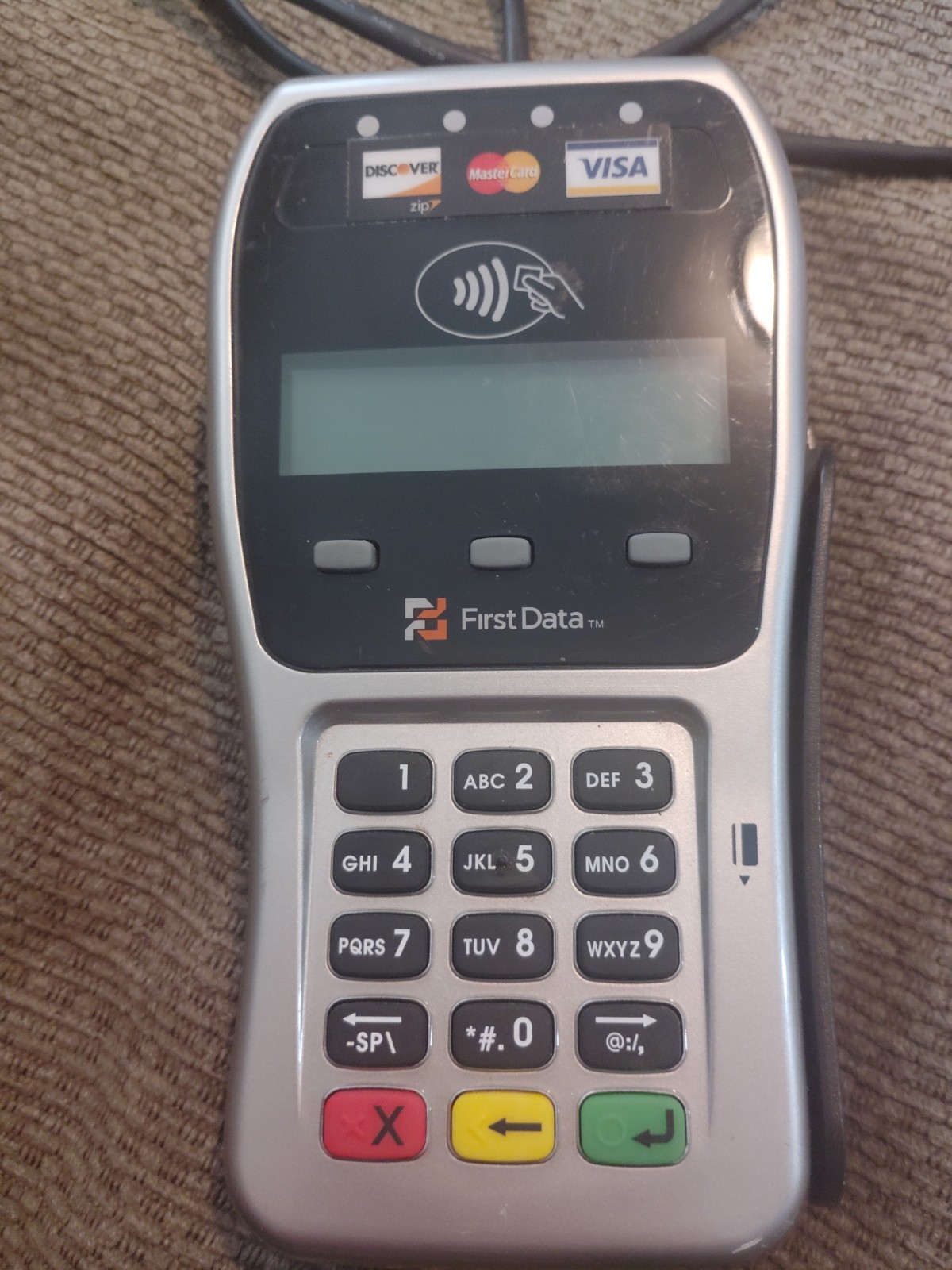 First Data FD-35 Pin Pad Credit Card Reader( Powers On Untested)