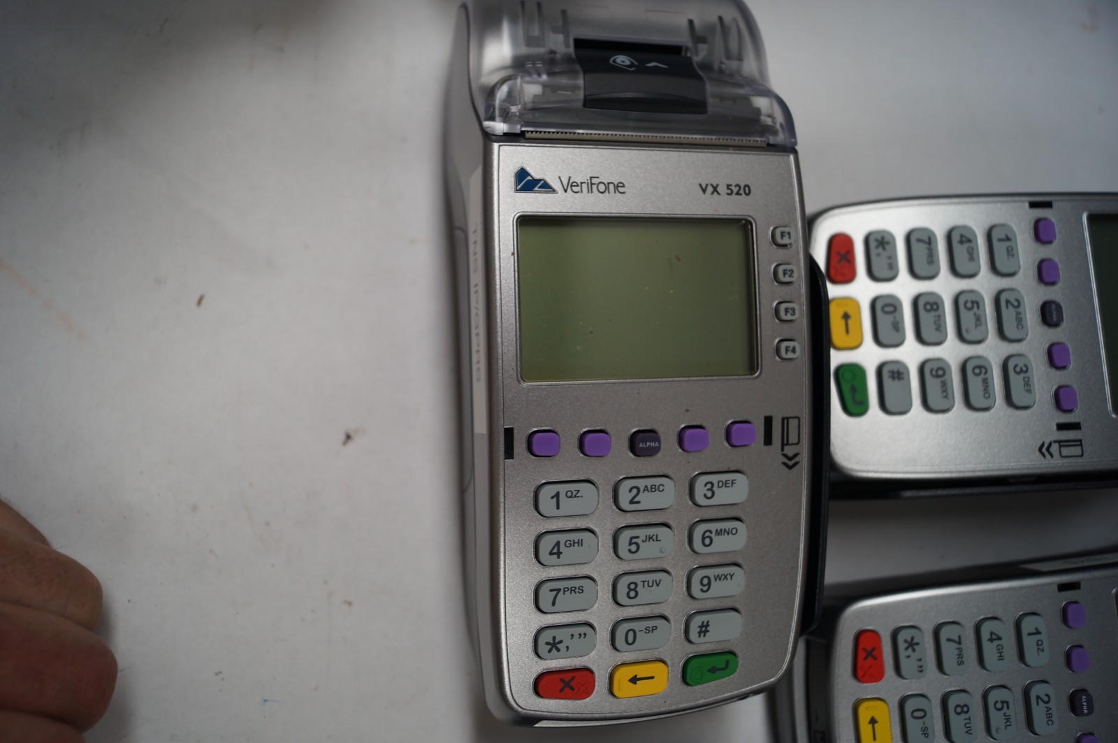 LOT (8) VeriFone VX 520 EMV Terminal 3 with Bottom Covers RESELLER WORKING D322
