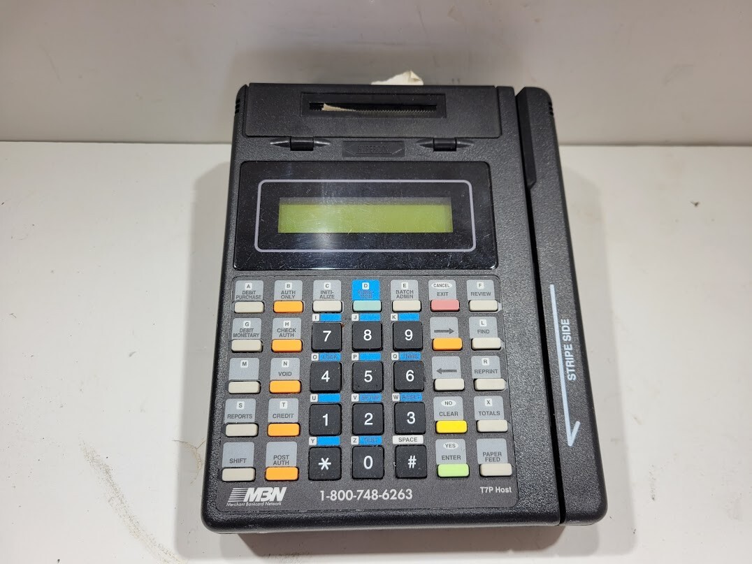 HYPERCOM T7P CREDIT CARD MACHINE POWERS ON BUT UNTESTED