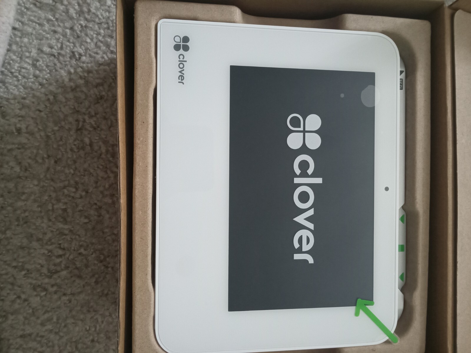 Clover Mini Wi-Fi Point of Sale System C300 POS – incl all cables, triangle hub
