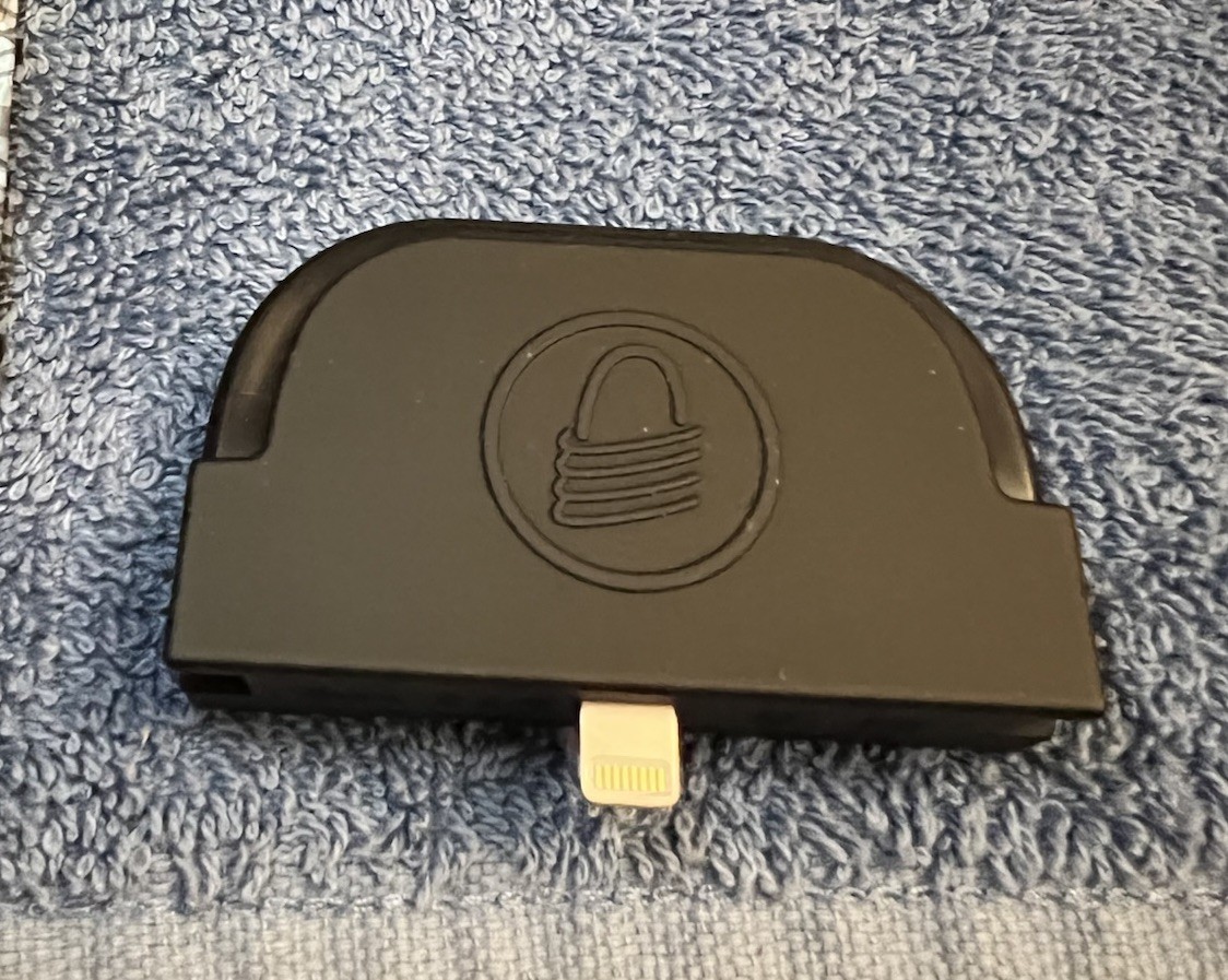Magtek Magnesafe iDynamo 5 iPhone & iPad Credit Card Reader w/Adapters 21073131