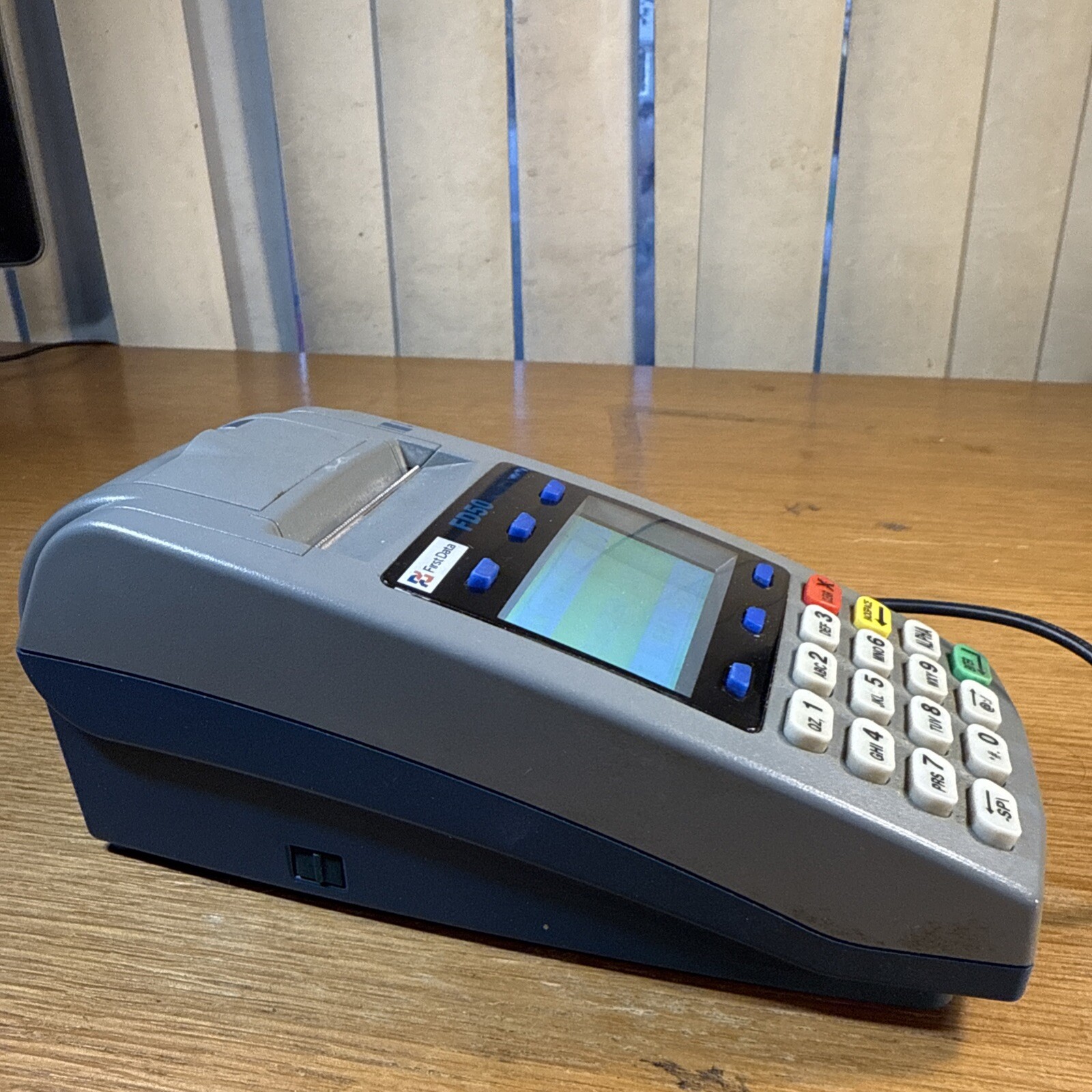 First Data FD50 Credit Card Terminal With Power Cords – Excellent
