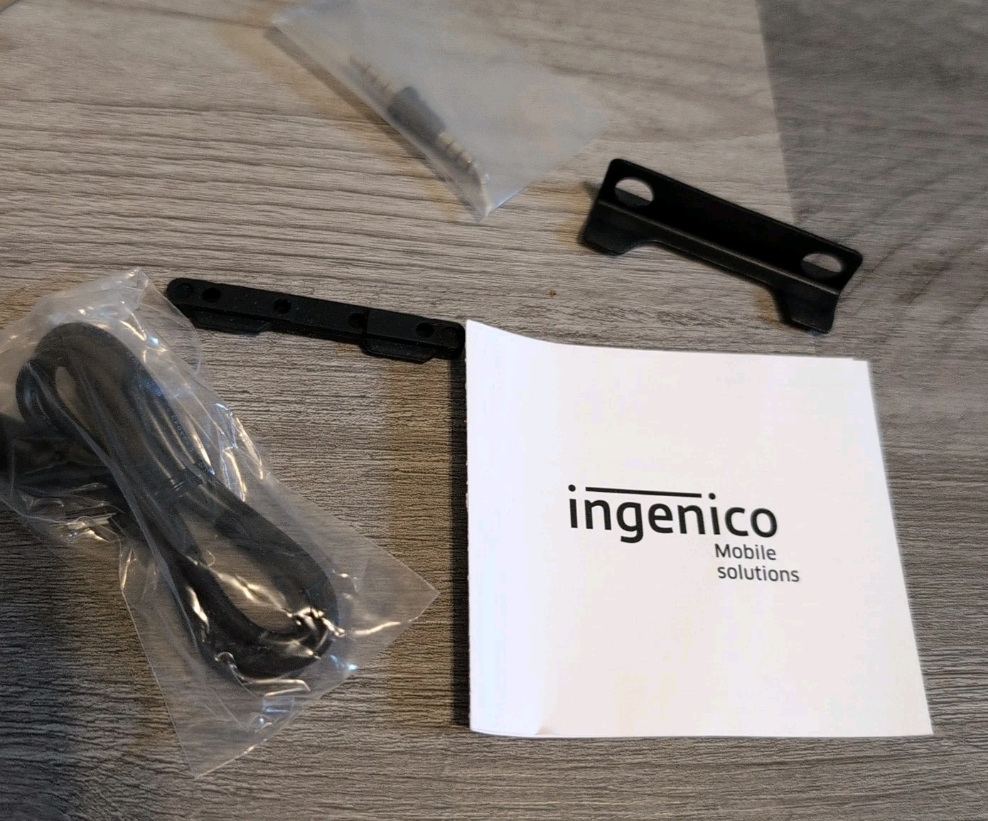 NEW NCR XL7W POS 5907-5310-0002 7″ Display w Ingenico Card Reader PCAP
