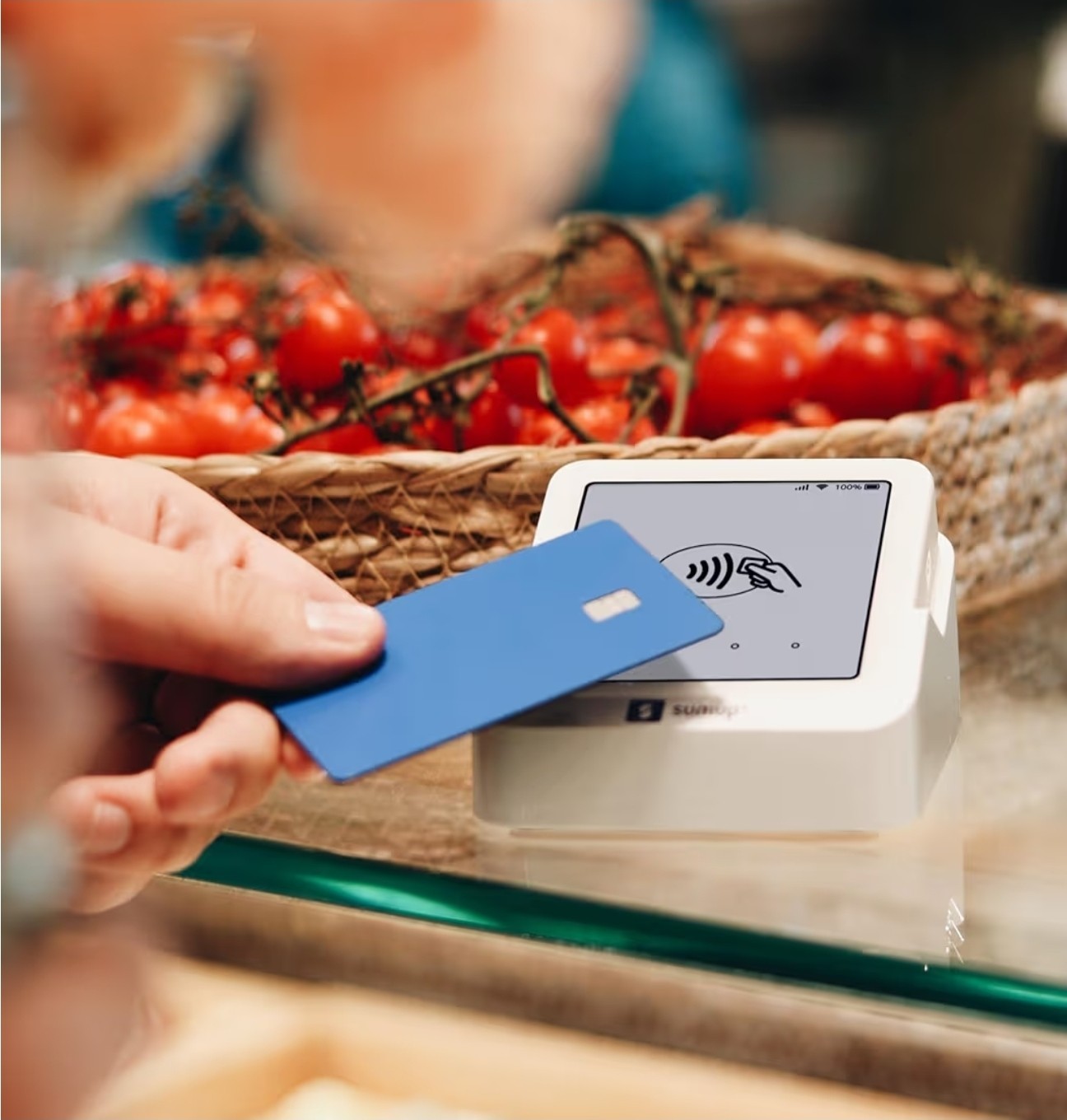 SumUp Solo Credit Card Payment Card Reader with Charging Station. Full Touch-Scr