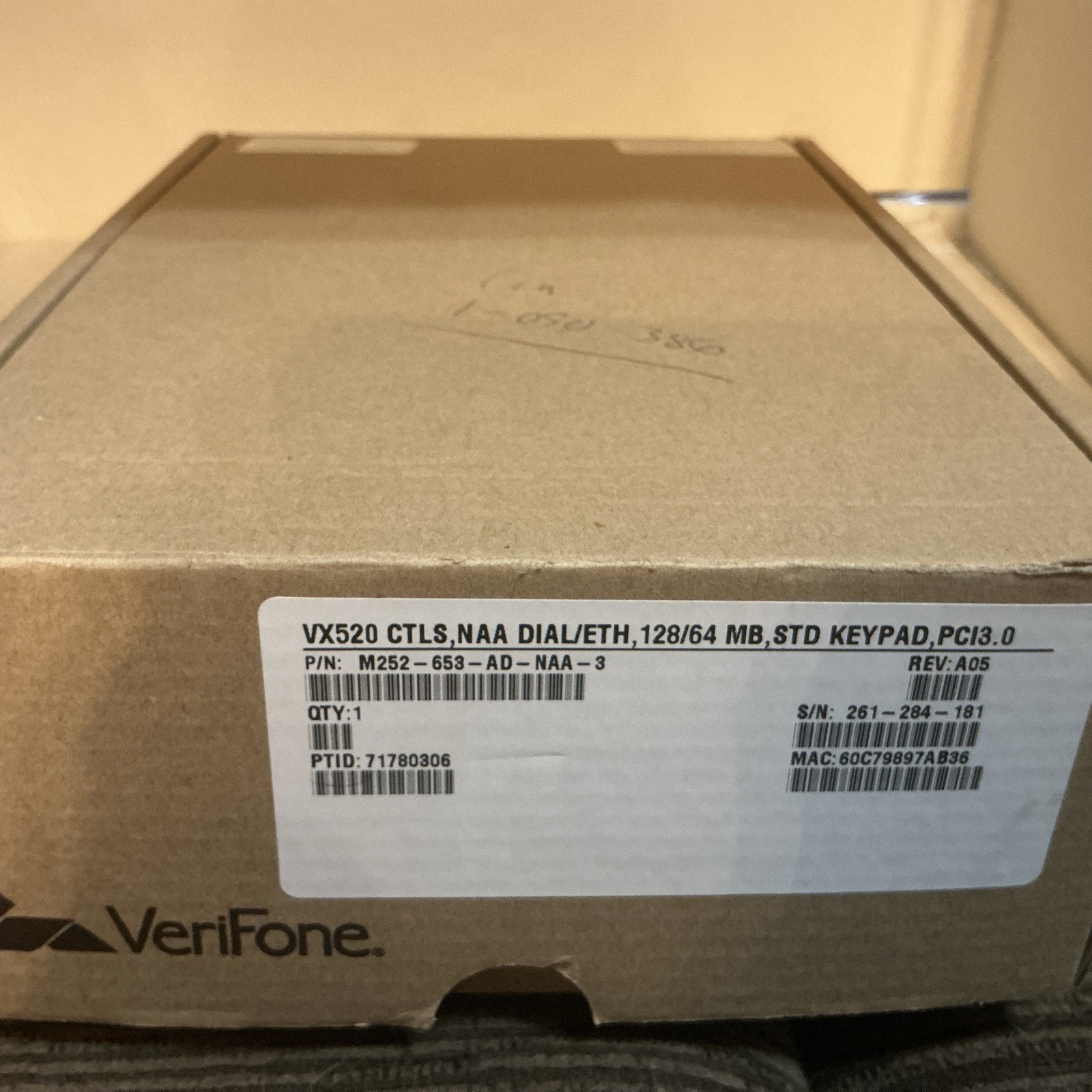 NOS Verifone VX520 CTLS, NAA Dial/Eth, 128/64 MB, STD Keypad, PC13.O In Orig Box