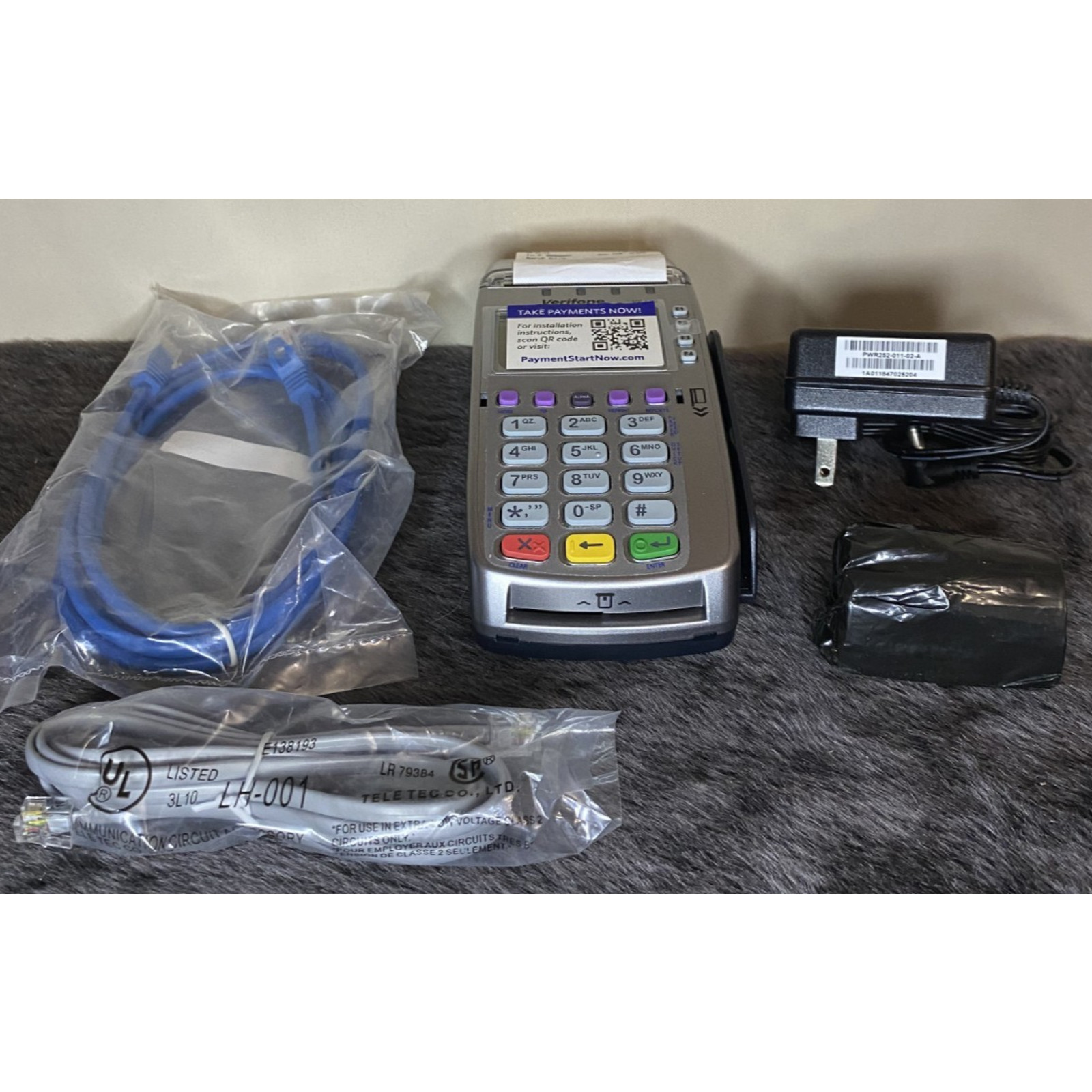 Verifone VX520 M252-653-AD-NAA-3 Credit Card Machine