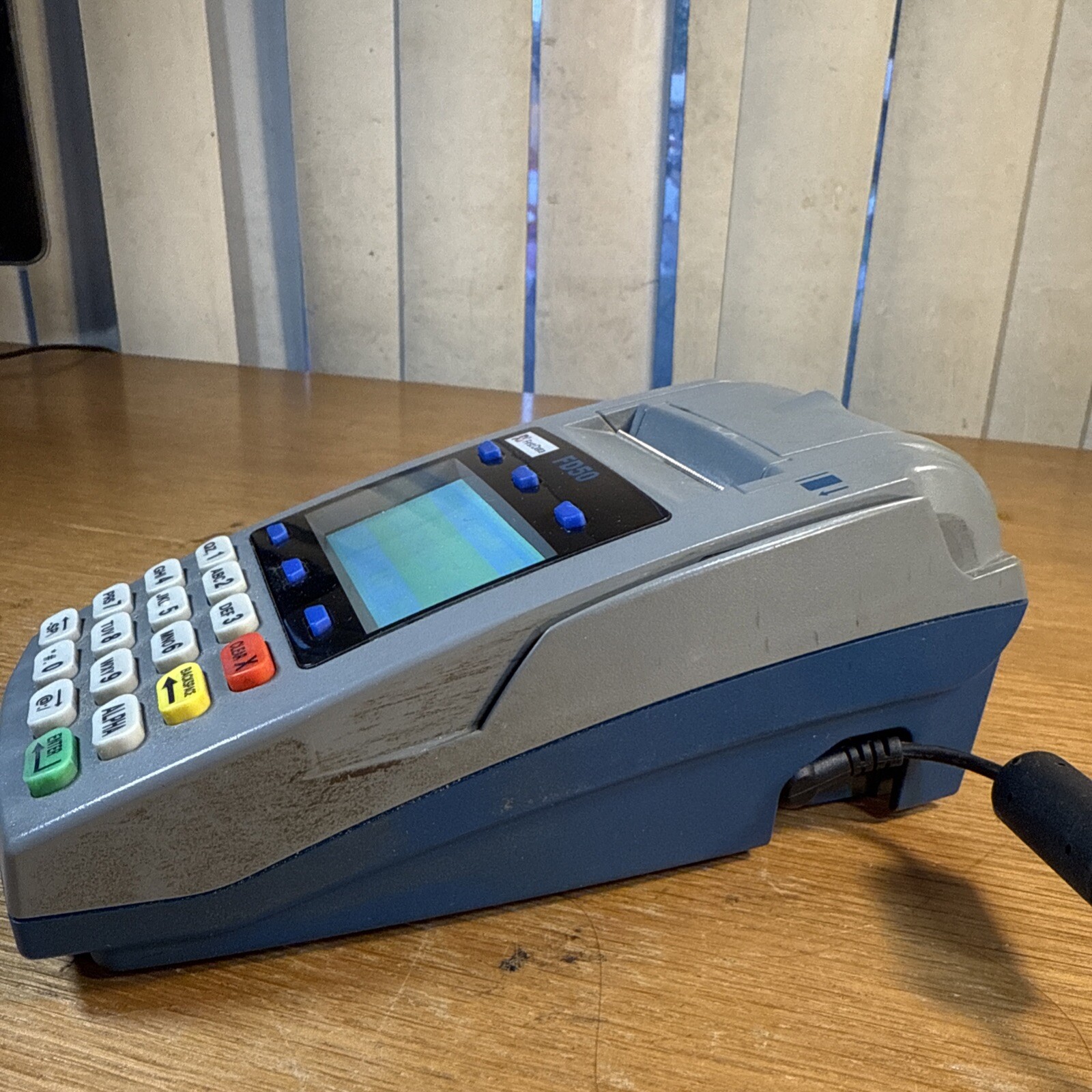 First Data FD50 Credit Card Terminal With Power Cords – Excellent