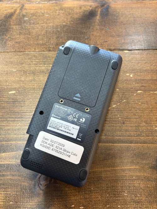 VeriFone P400 Plus Credit Card Reader With Stand & Cords