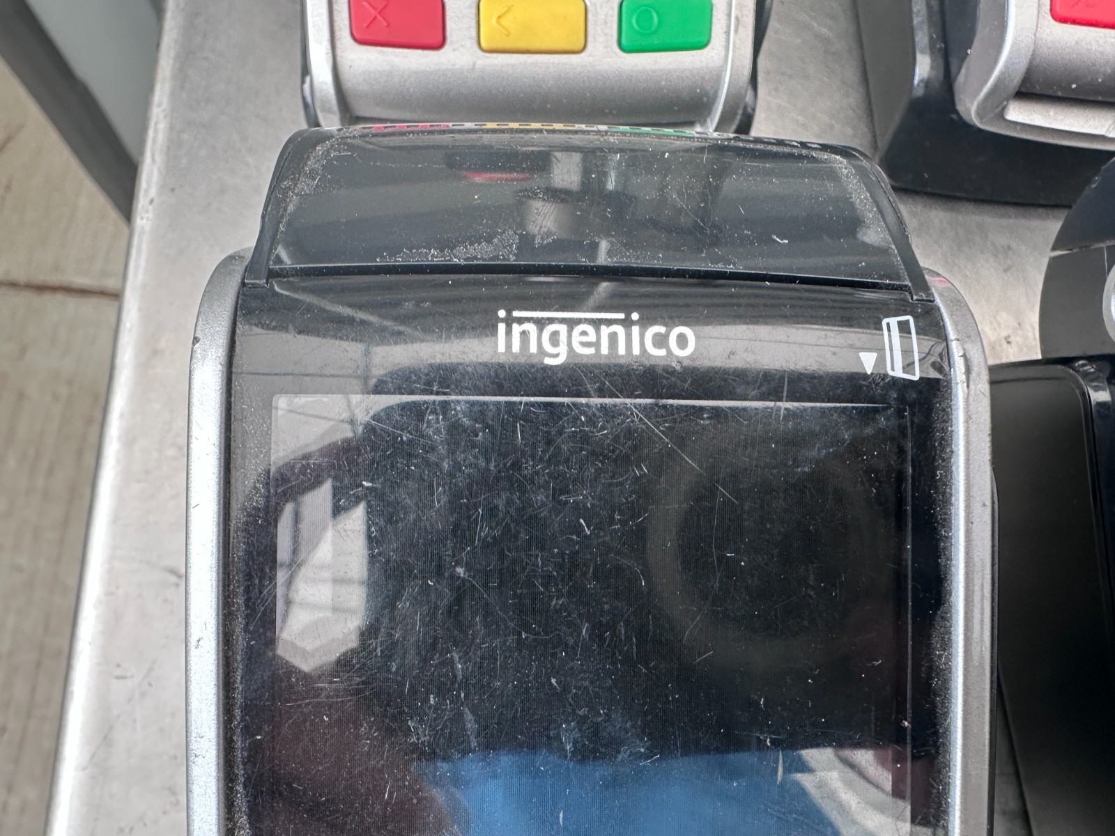 Ingenico iWL250 w/IWL200 PowerBase – (Lot of 6)
