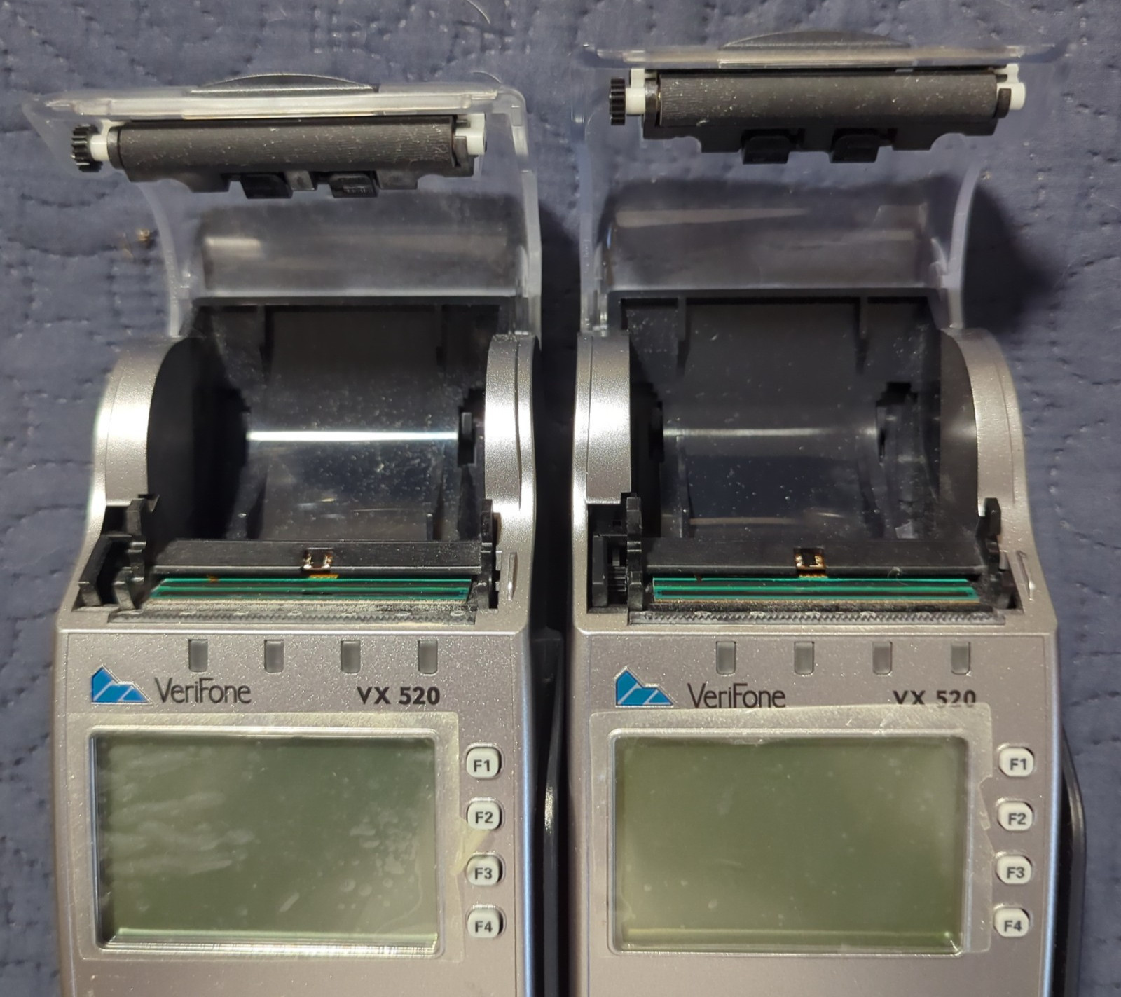 Lot of 2 VeriFone Vx 520 POS Debit / Credit Card Terminal Powers On