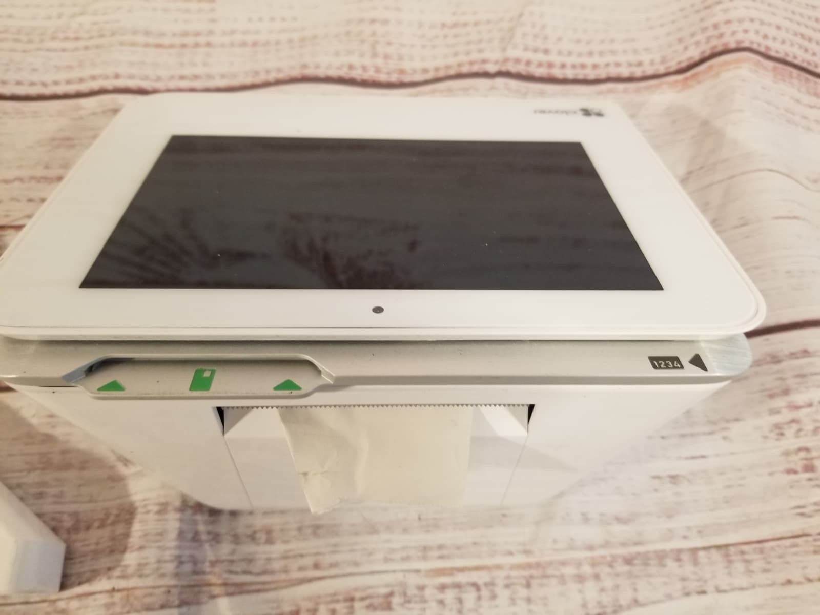 Clover C300 Portable 7″ Color Touchscreen Display Mini POS System Countertop