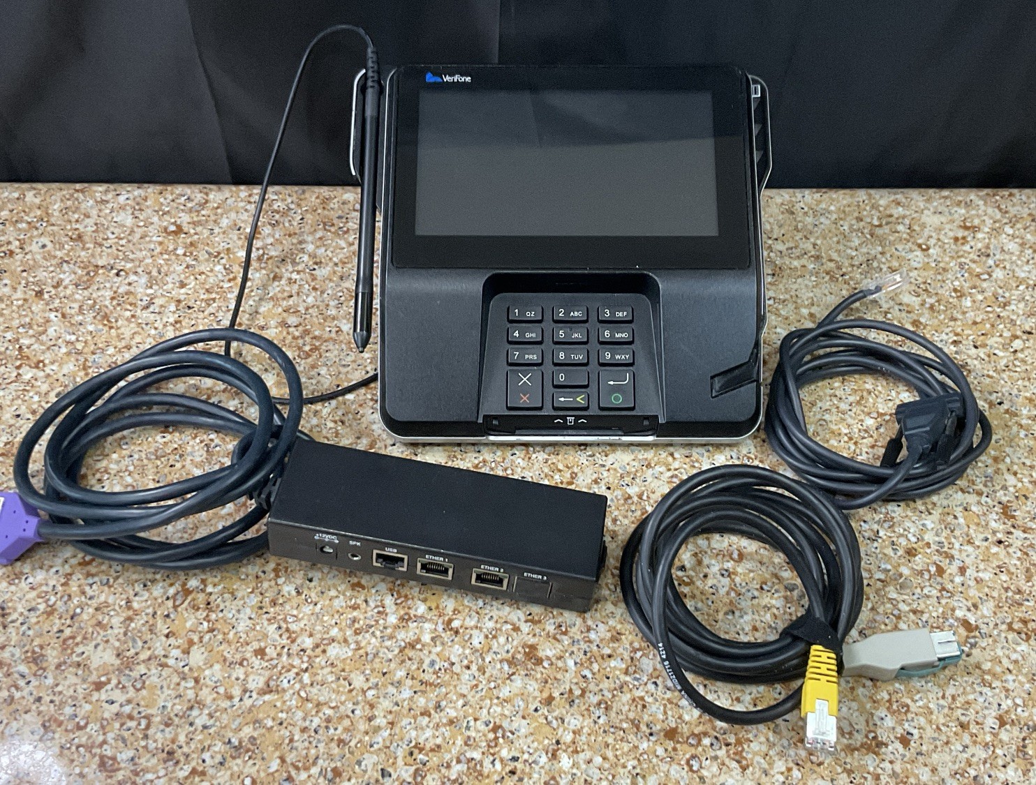 VeriFone MX900-02 Credit Card Pinpad Payment Terminal UNTESTED & Assoc Cables