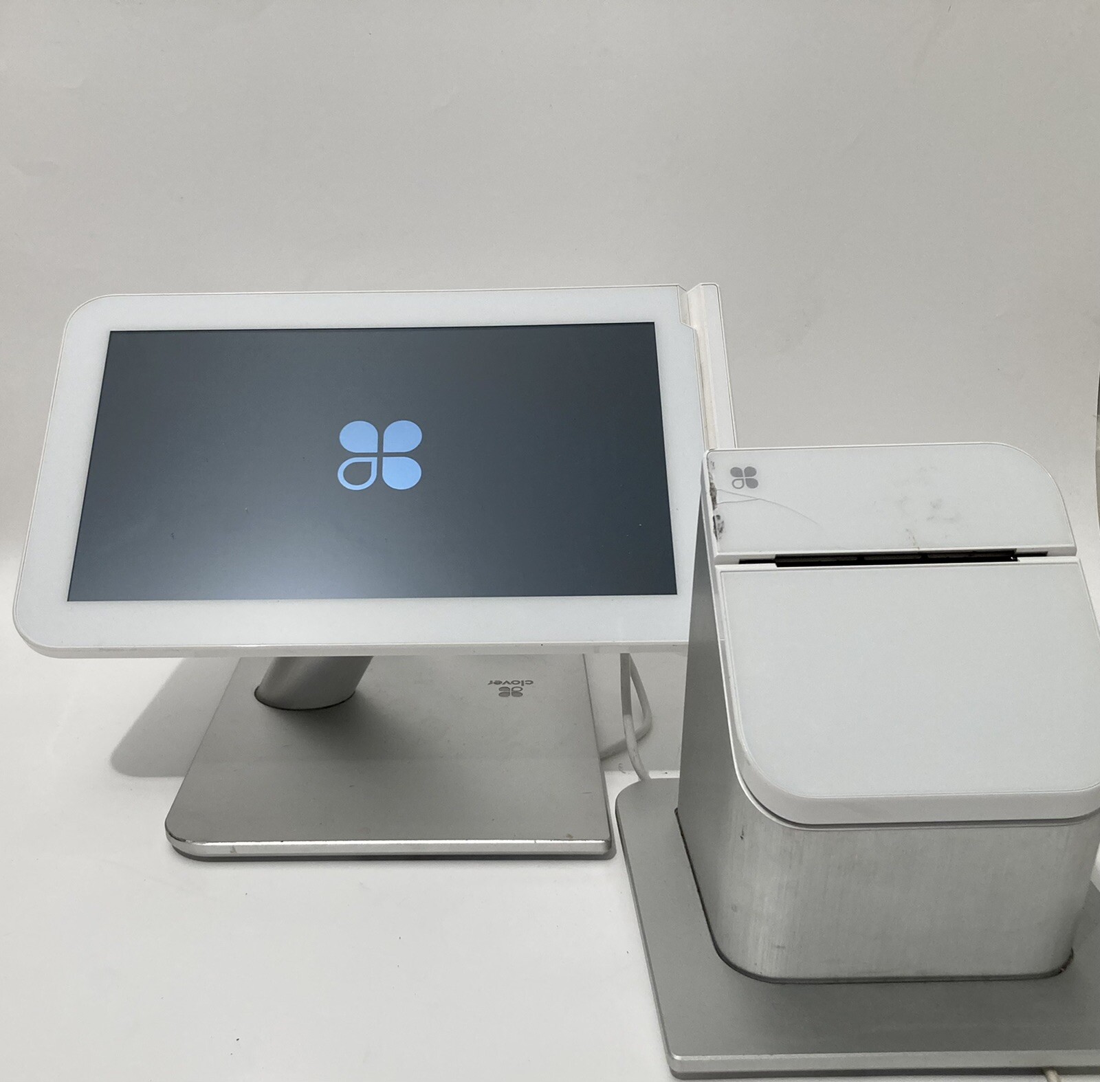 CLOVER STATION 1.0 C100 POS SYSTEM With P100 Printer – LOCKED