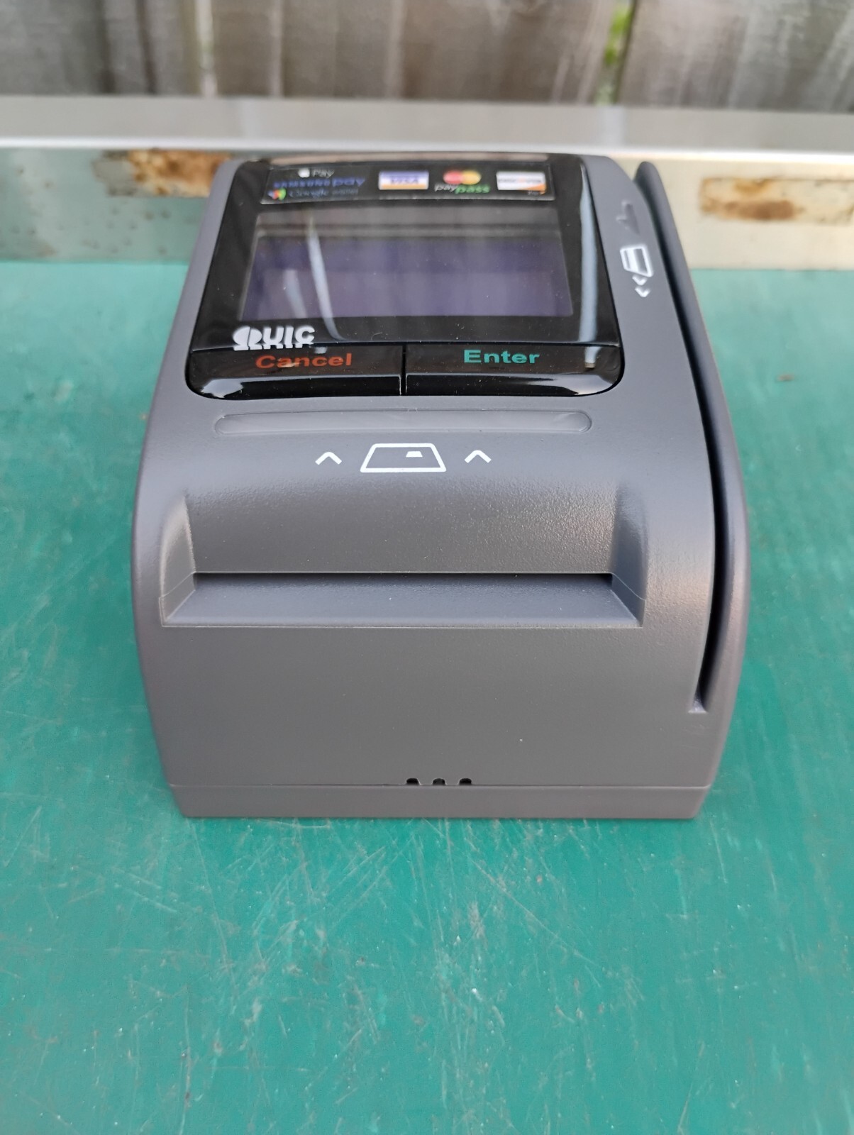 UIC BEZEL8 CREDIT CARD READER BEZEL8-AA32YGRCBR 5VDC with Accessories