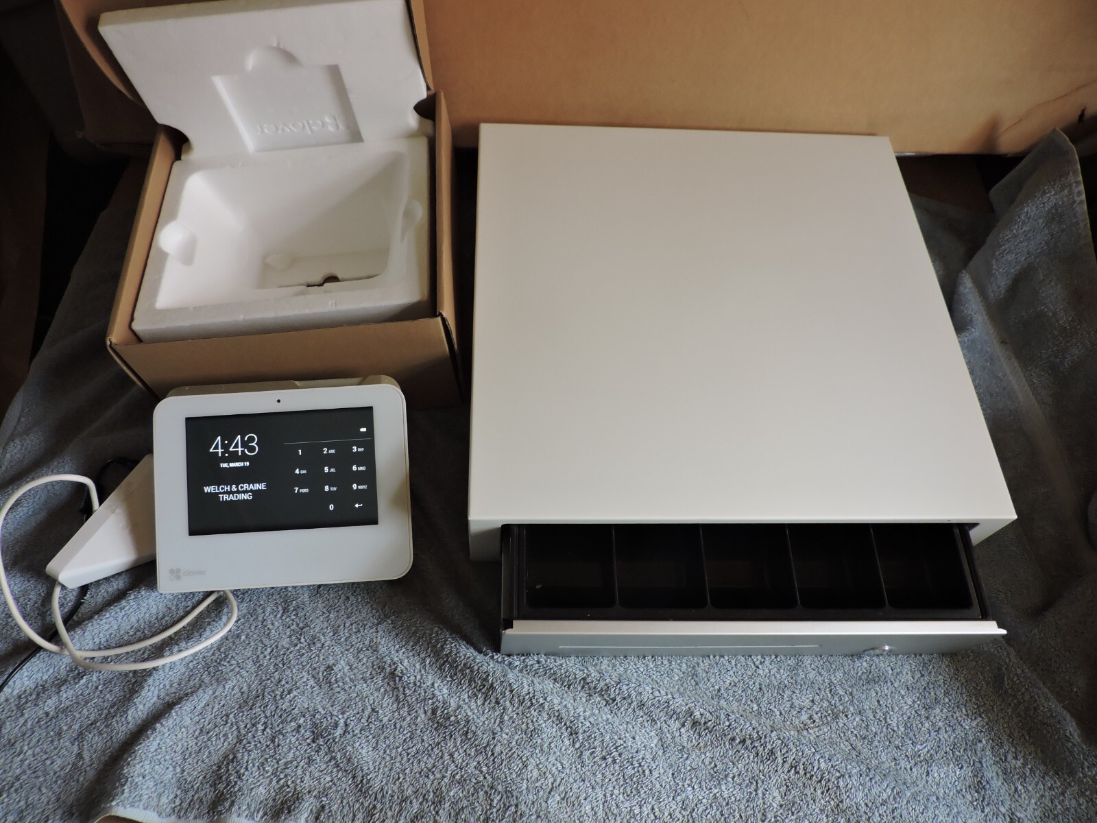 Clover C300 Mini Wi-Fi POS System, Built-In Printer & Card Reader & Cash Drawer