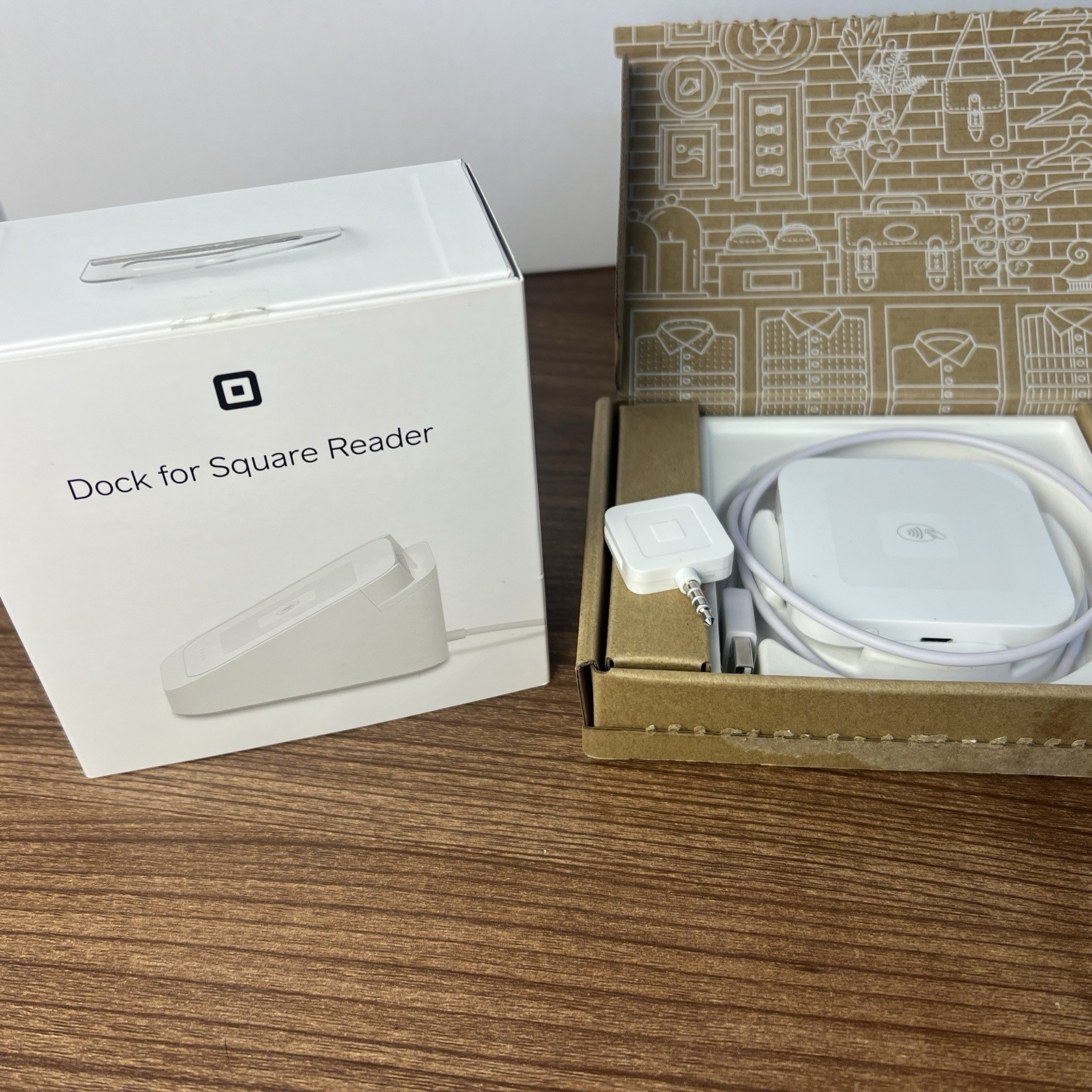 Square A-SKU-0486 Credit Card and Chip Reader + Dock A-SKU-0120-02