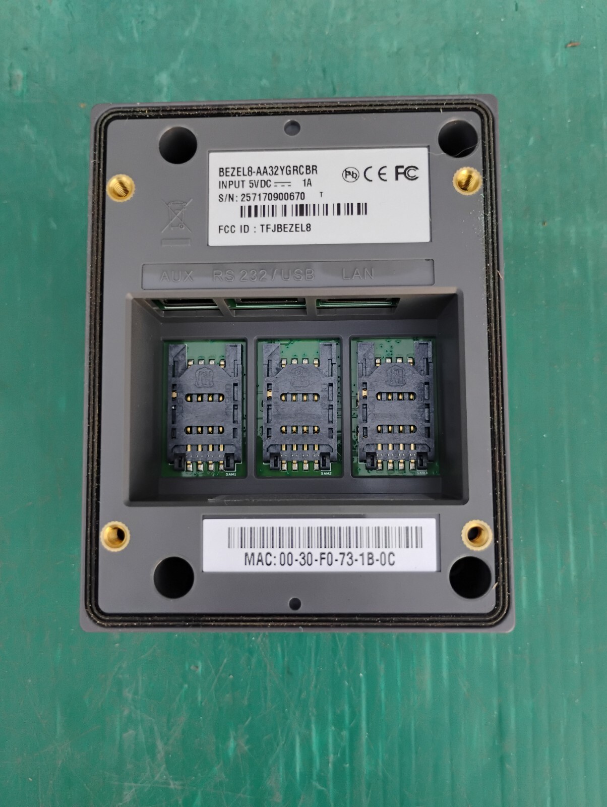 UIC BEZEL8 CREDIT CARD READER BEZEL8-AA32YGRCBR 5VDC with Accessories