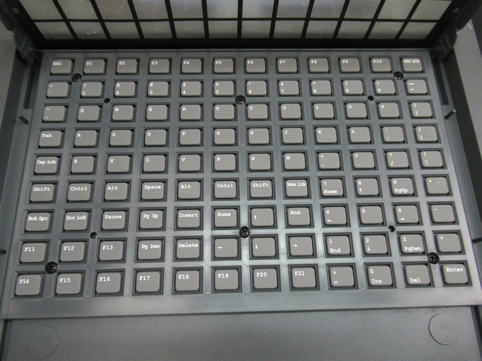 Cash Register Micros Keyboard Workstation 4 Credit Card POS Terminal 400700-001