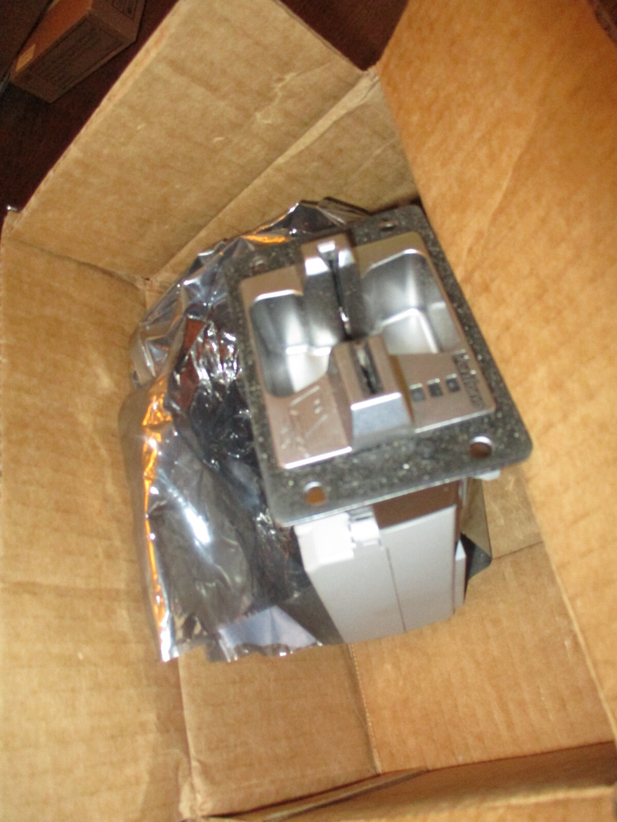 VERIFONE UX300-WPWR Credit Card Reader M159-300-070-WWA in Box