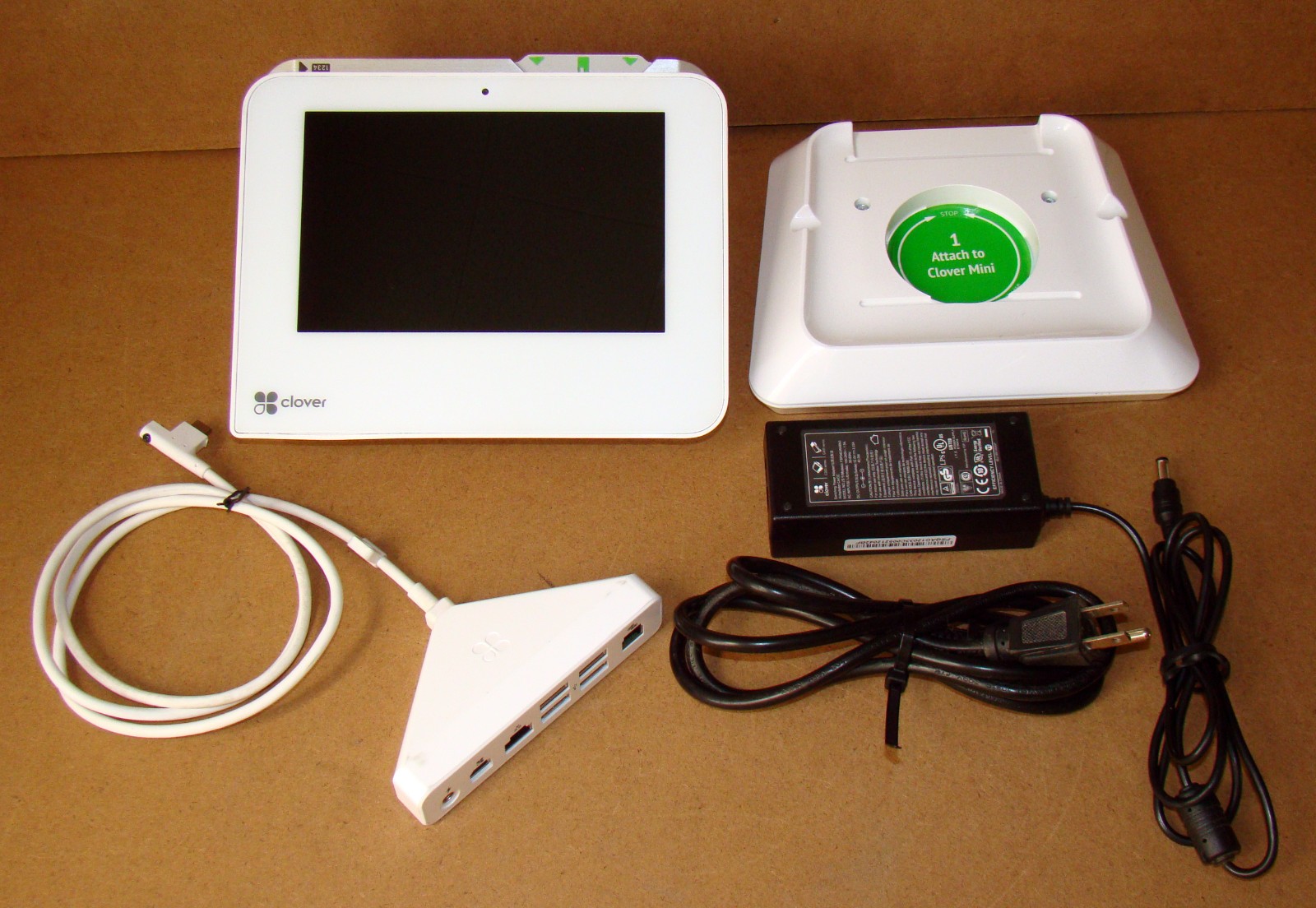 Clover Mini C302U POS System/Credit Card Terminal Wireless WiFi White w/Acces
