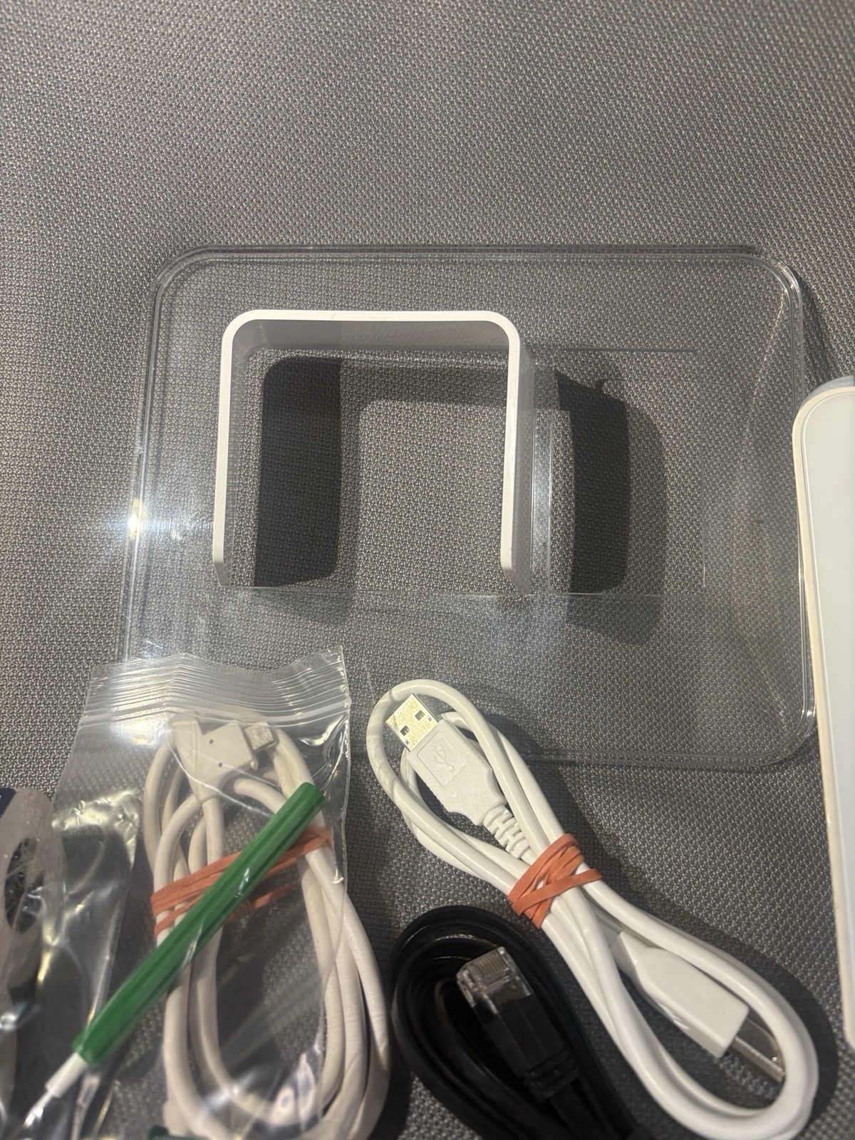 Clover Mini Wi-Fi C300 Card Reader Point of Sale System. 1st Generation